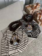 Šiltas šokoladinis dryžuotas megztinis su kailiuku ant gobtuvo “Teddy Cozy Stripe Hoodie – Chocolate”