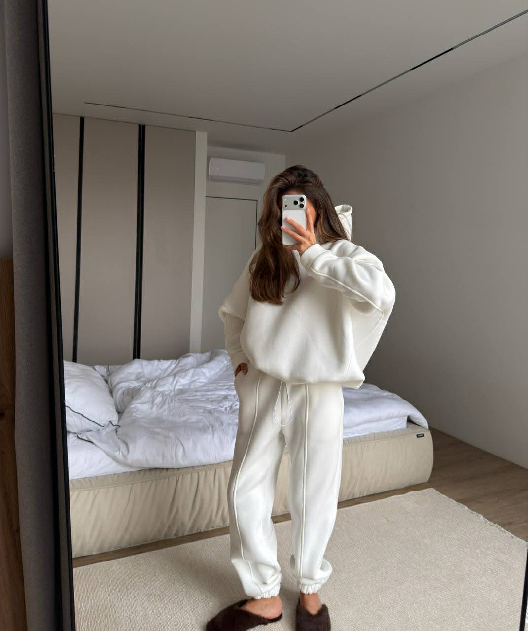 Baltas pašiltintas laisvalaikio komplektas su gobtuvu „White Oversize Hoodie Lounge Set“