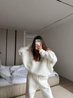 Baltas pašiltintas laisvalaikio komplektas su gobtuvu „White Oversize Hoodie Lounge Set“