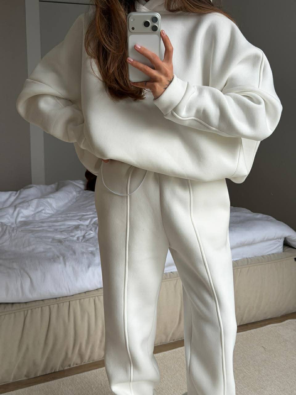 Baltas pašiltintas laisvalaikio komplektas su gobtuvu „White Oversize Hoodie Lounge Set“