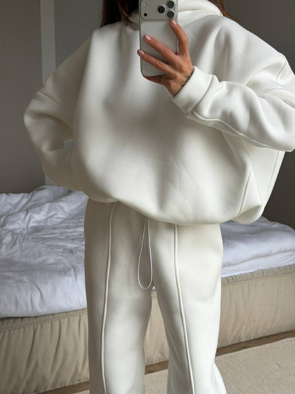 Baltas pašiltintas laisvalaikio komplektas su gobtuvu „White Oversize Hoodie Lounge Set“