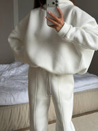 Baltas pašiltintas laisvalaikio komplektas su gobtuvu „White Oversize Hoodie Lounge Set“