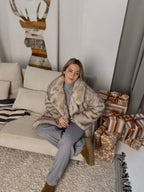 Nude oversize vidutinio ilgio dirbtiniai kailinukai “Nude Oversize Faux Fur Coat”