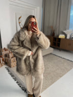 Nude oversize vidutinio ilgio dirbtiniai kailinukai “Nude Oversize Faux Fur Coat”