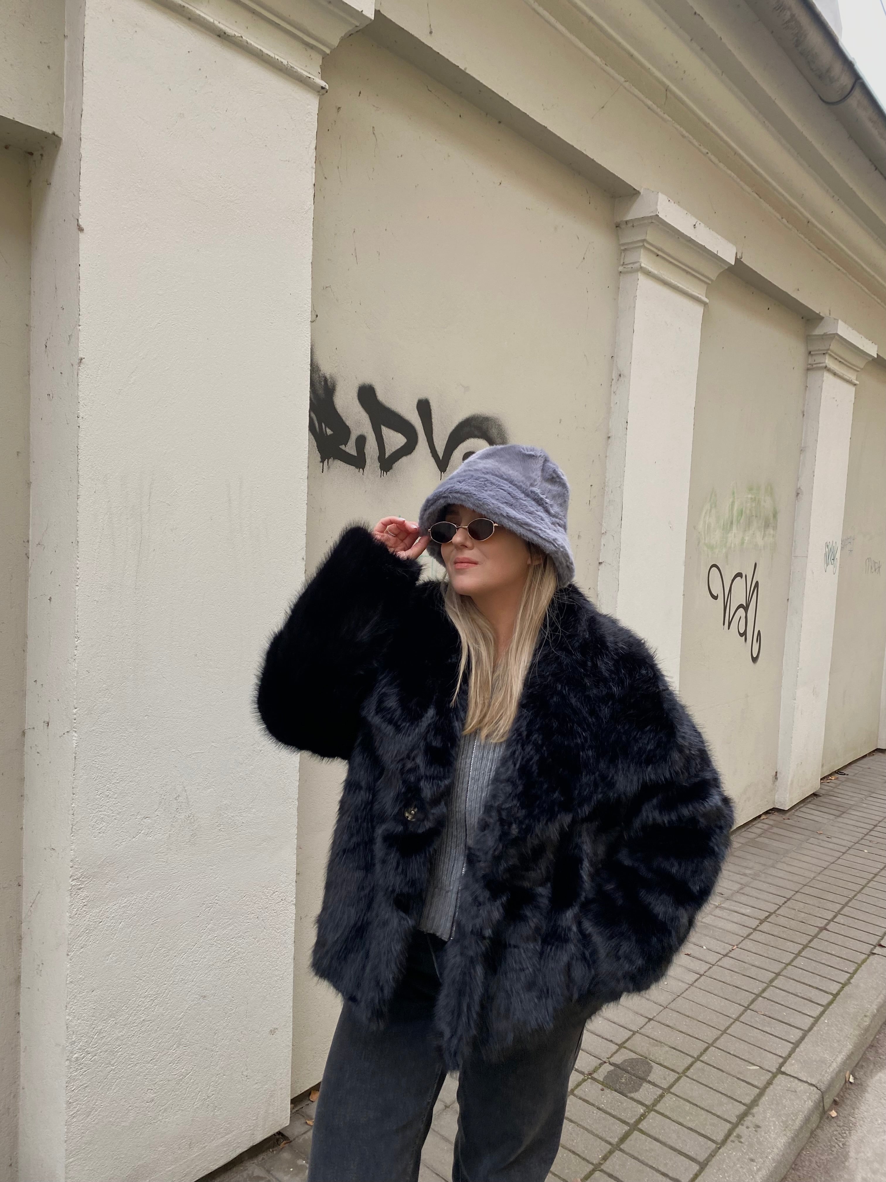 Pilka dirbtinio kailio bucket hat kepurė “Grey Cozy Faux Fur Bucket Hat”