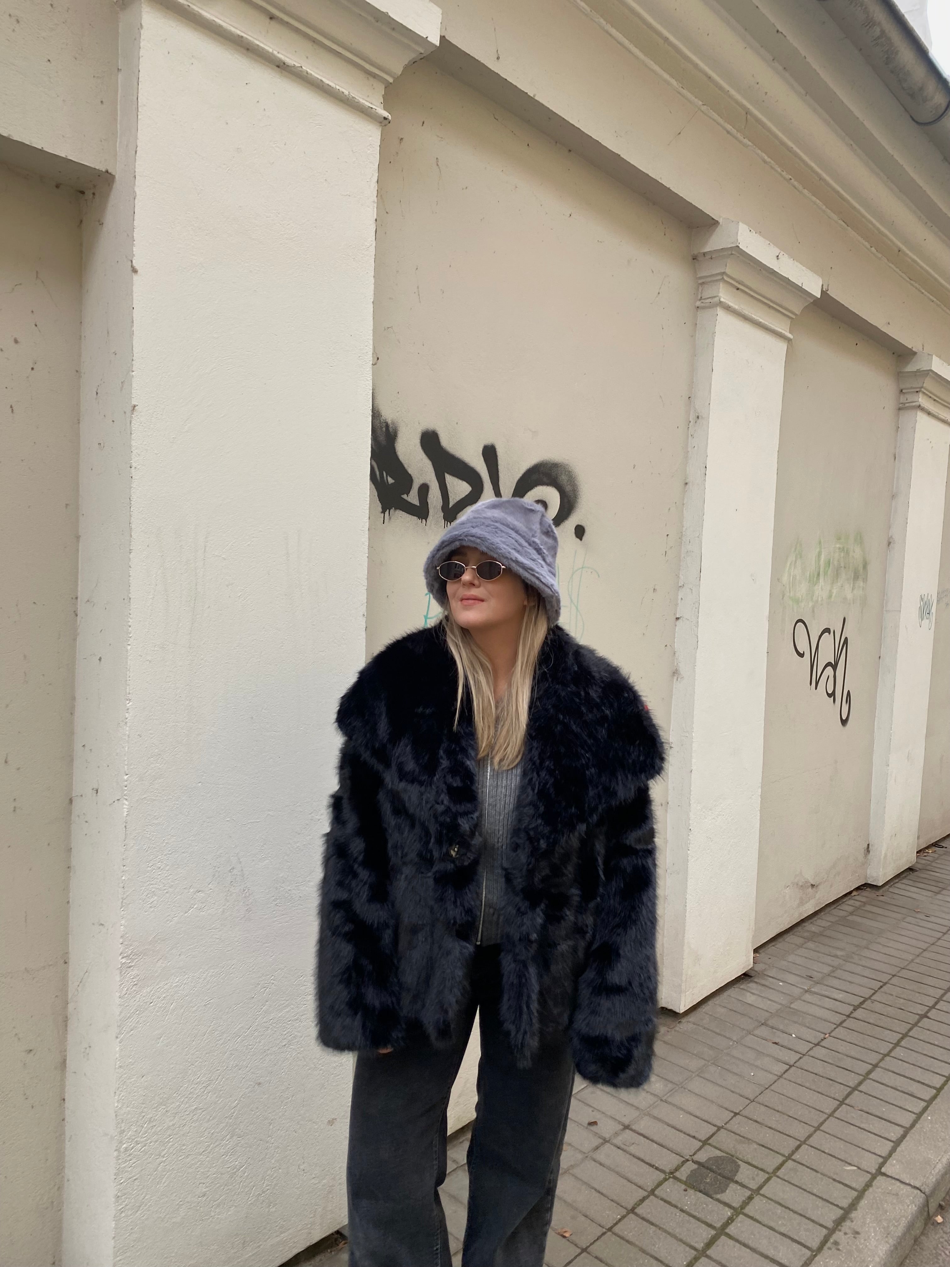 Pilka dirbtinio kailio bucket hat kepurė “Grey Cozy Faux Fur Bucket Hat”