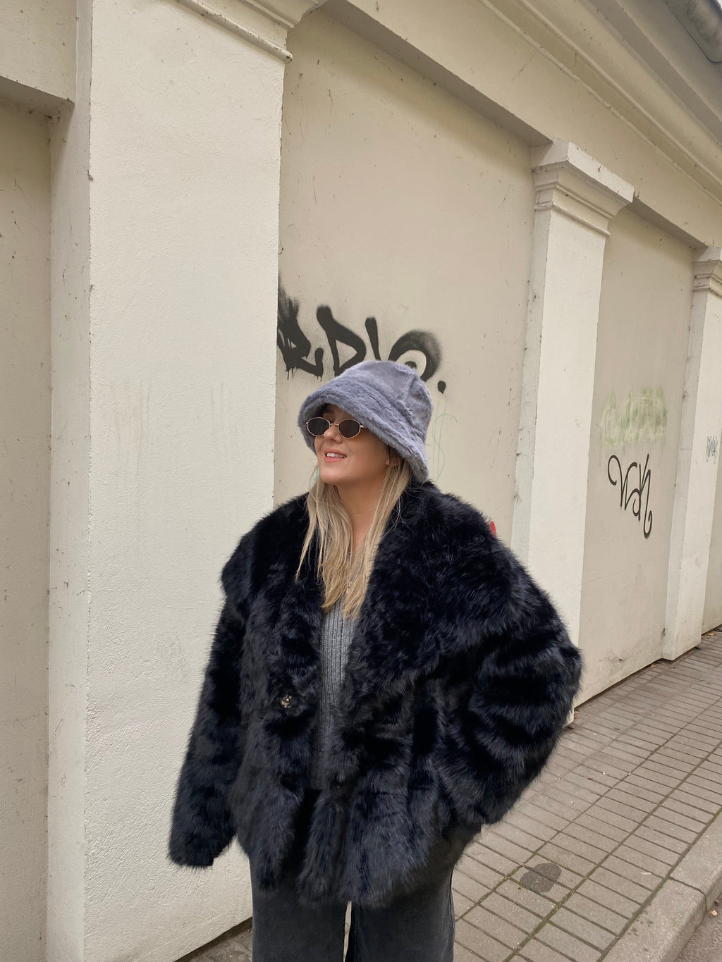 Pilka dirbtinio kailio bucket hat kepurė “Grey Cozy Faux Fur Bucket Hat”