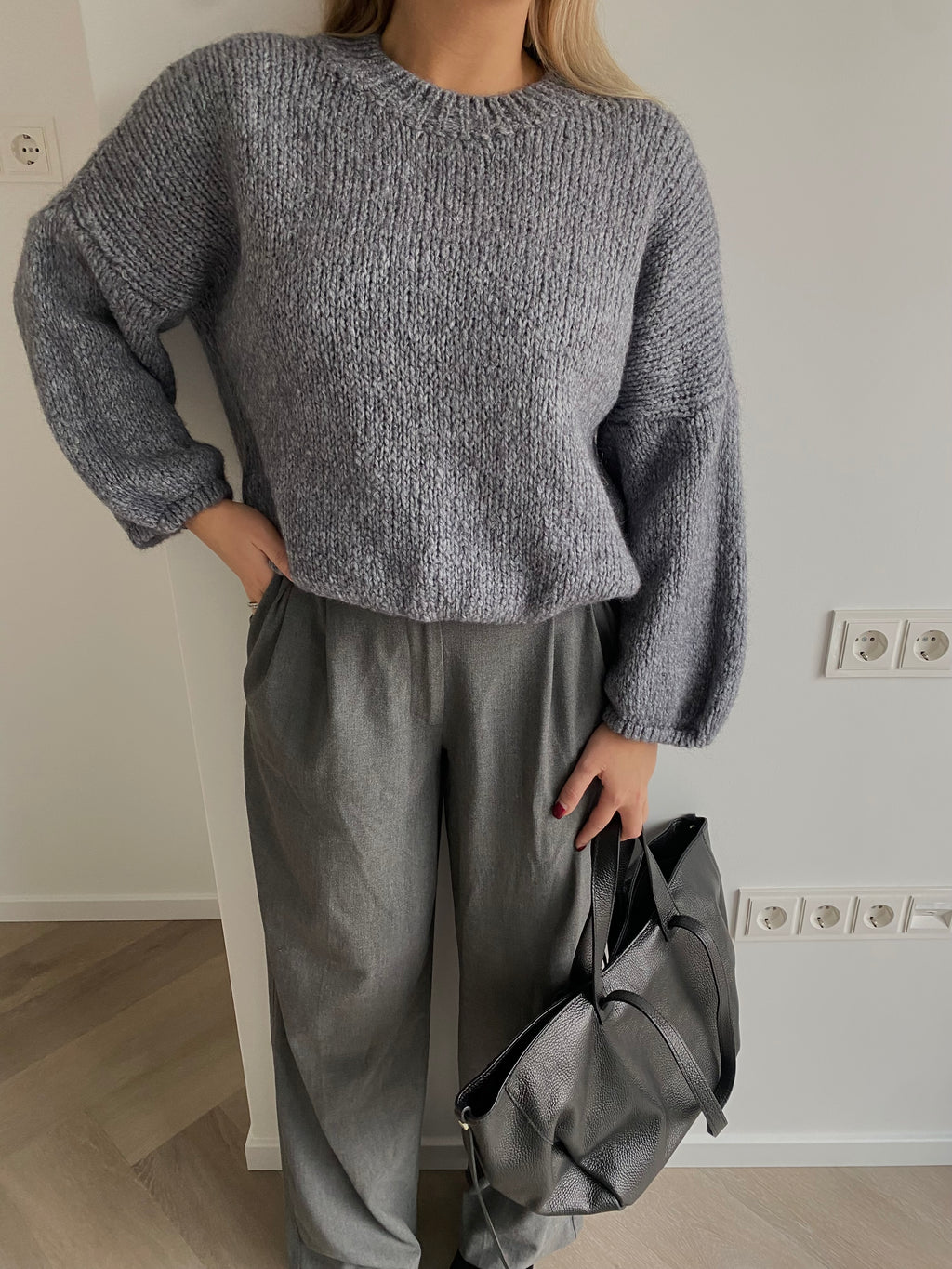 Pilkas moheros megztinis “Grey Mohair Knit”