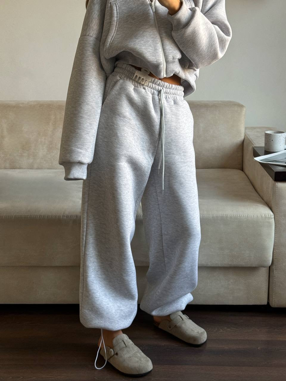 Pilkas pašiltintas laisvalaikio komplektas su gobtuvu „Grey Zip Hoodie Lounge Set“