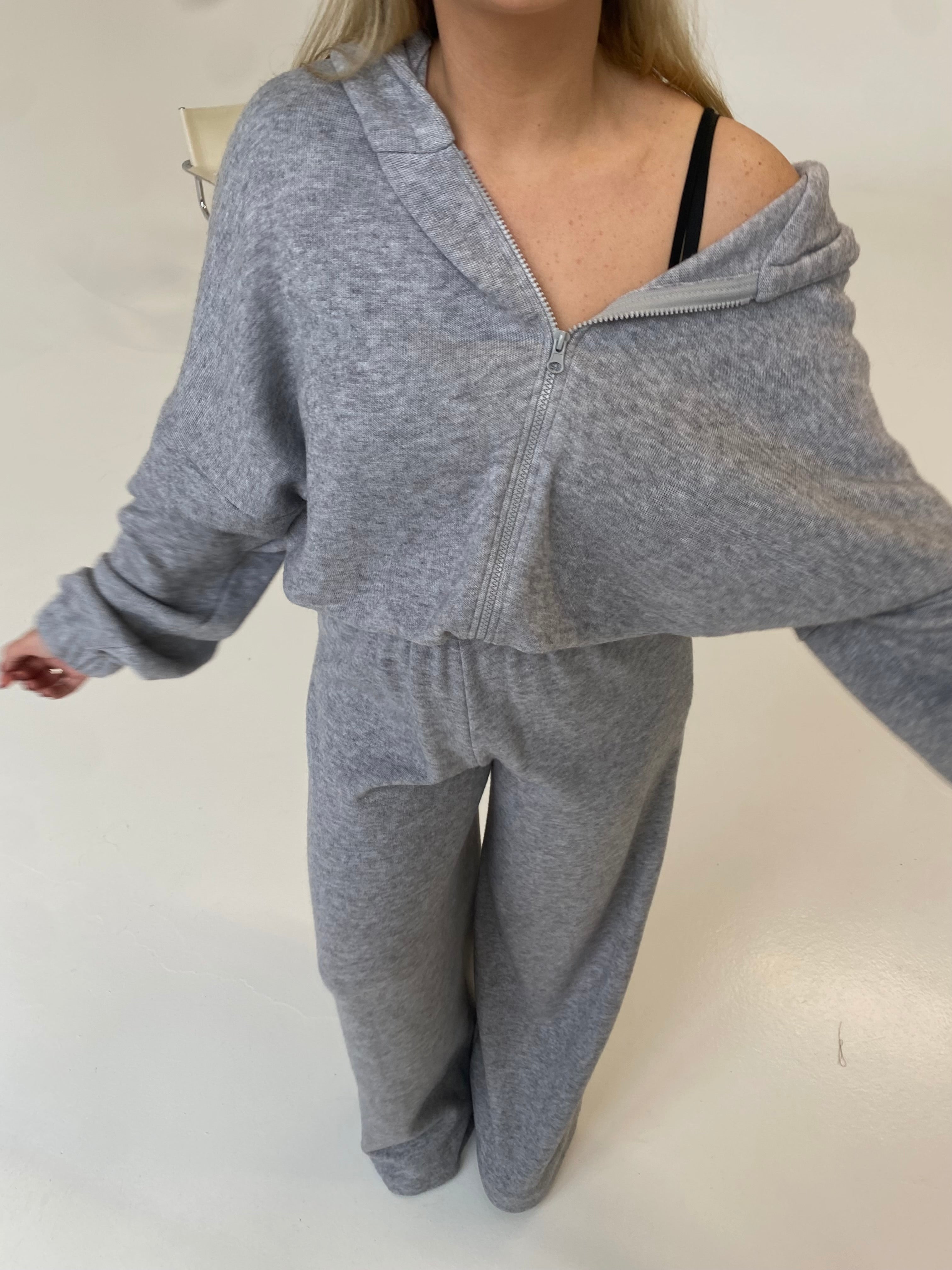 Šiltas megztas laisvalaikio komplektas su vilna “Wool Cozy Grey Set”