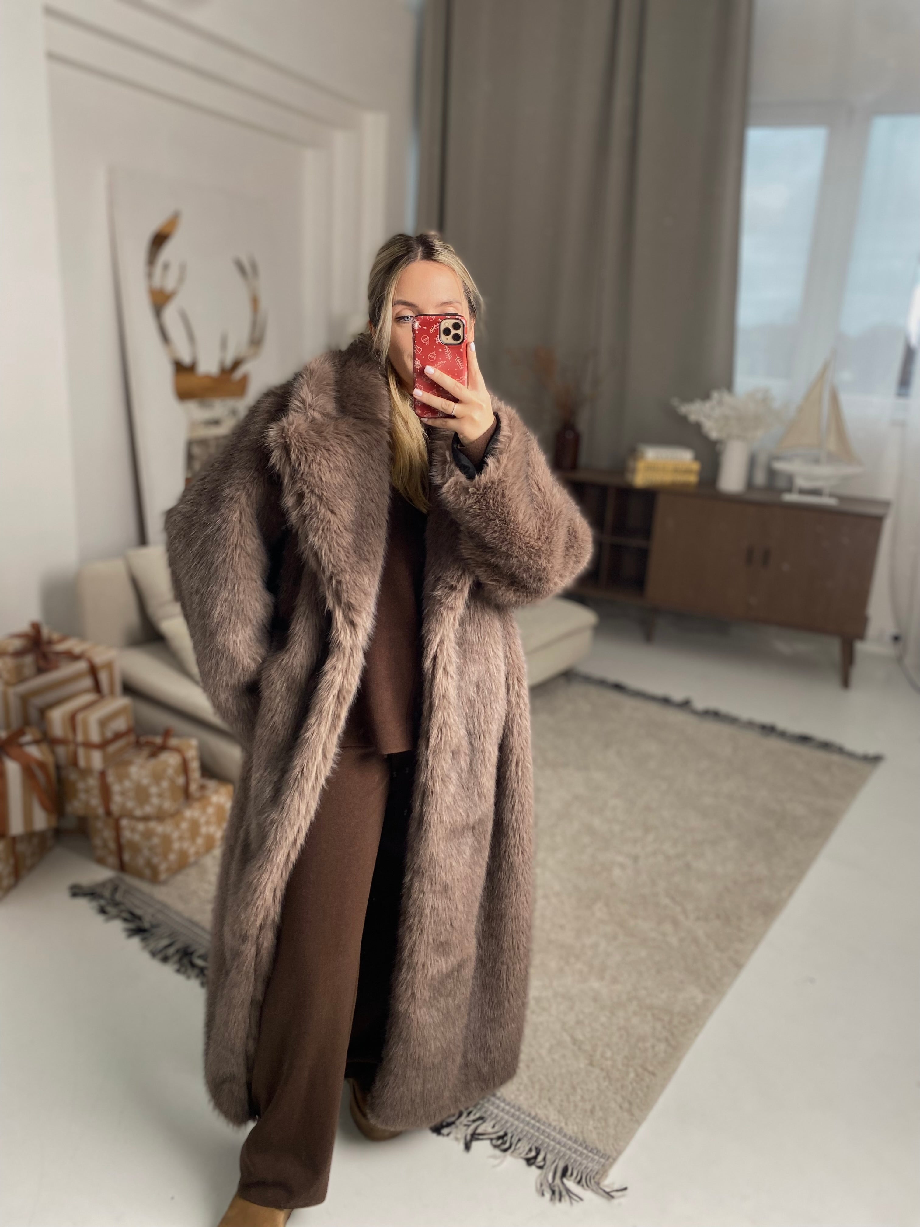 Premium ilgi dirbtiniai kailiniai “Tall Luxury Long Faux Fur Coat”