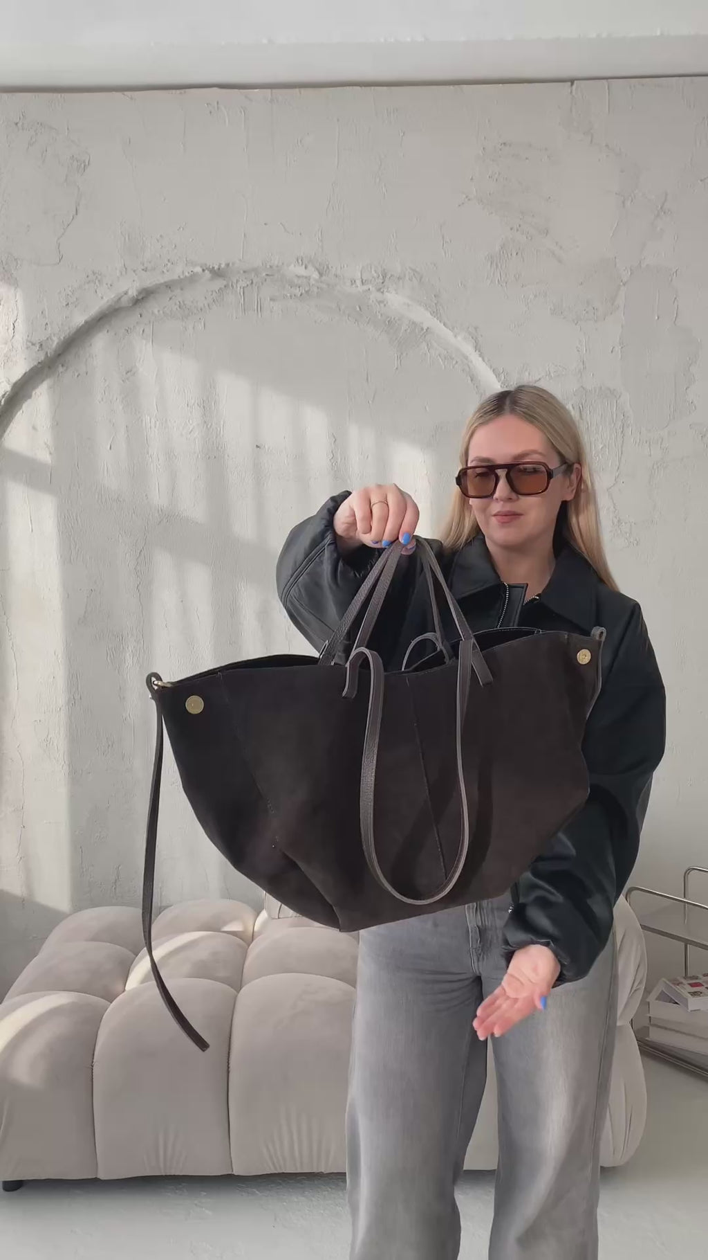 PREORDER: Natūralios verstos odos rankinė “Suede Classic Bag”