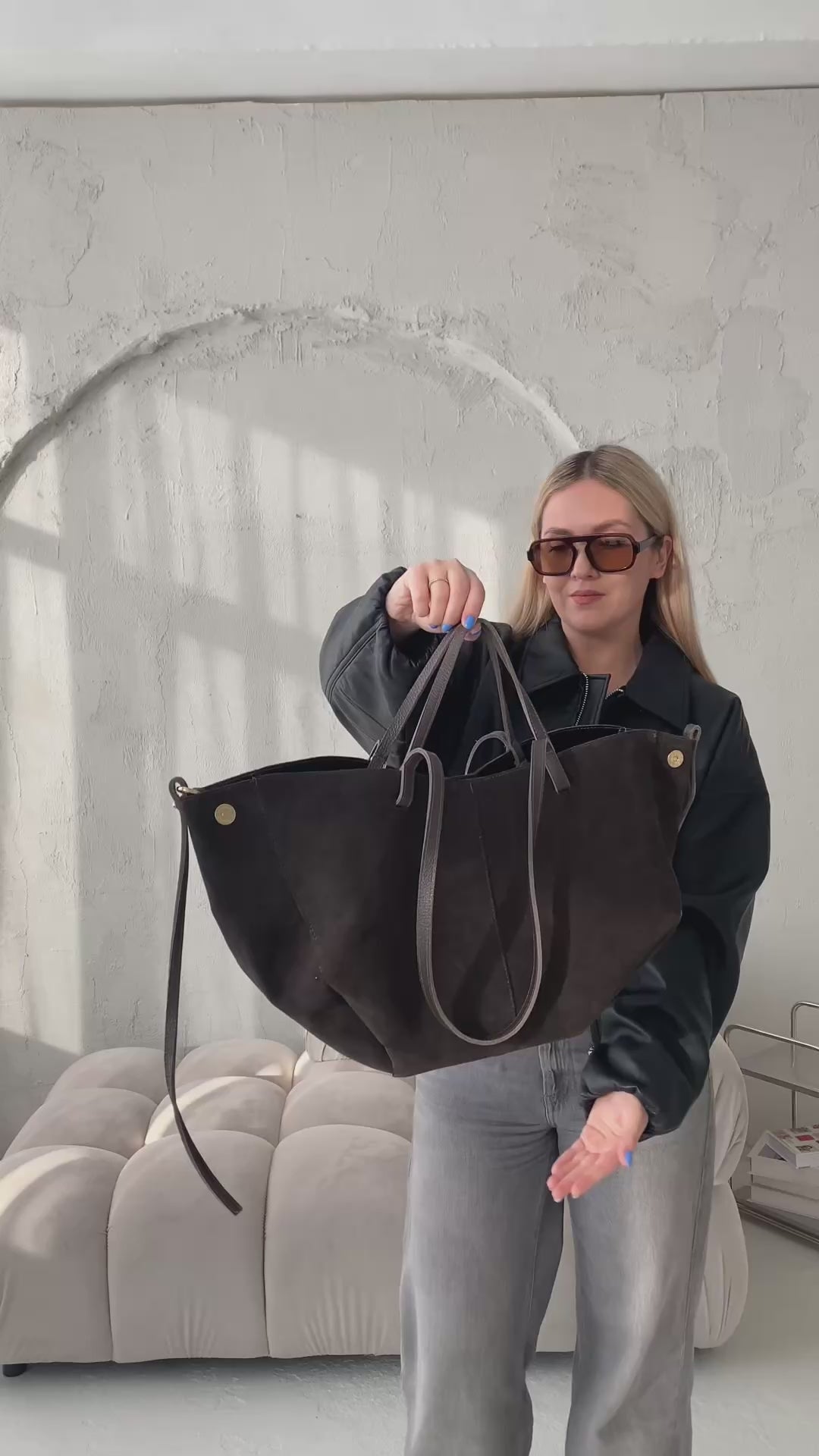 PREORDER: Natūralios verstos odos rankinė “Suede Classic Bag”