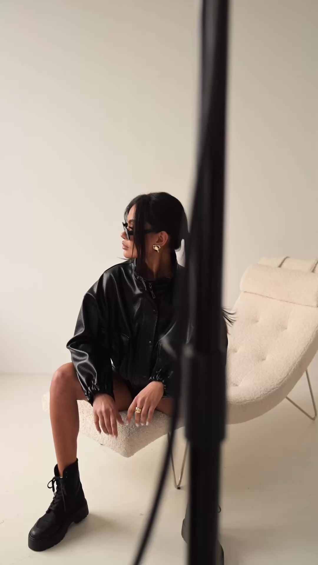 Juoda premium oversize dirbtinės odos striukė „Arlette High Neck Jacket“