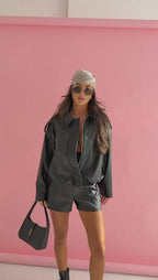 Juoda premium dirbtinės odos bomber tipo striukė „Noelle Luxe Bomber“