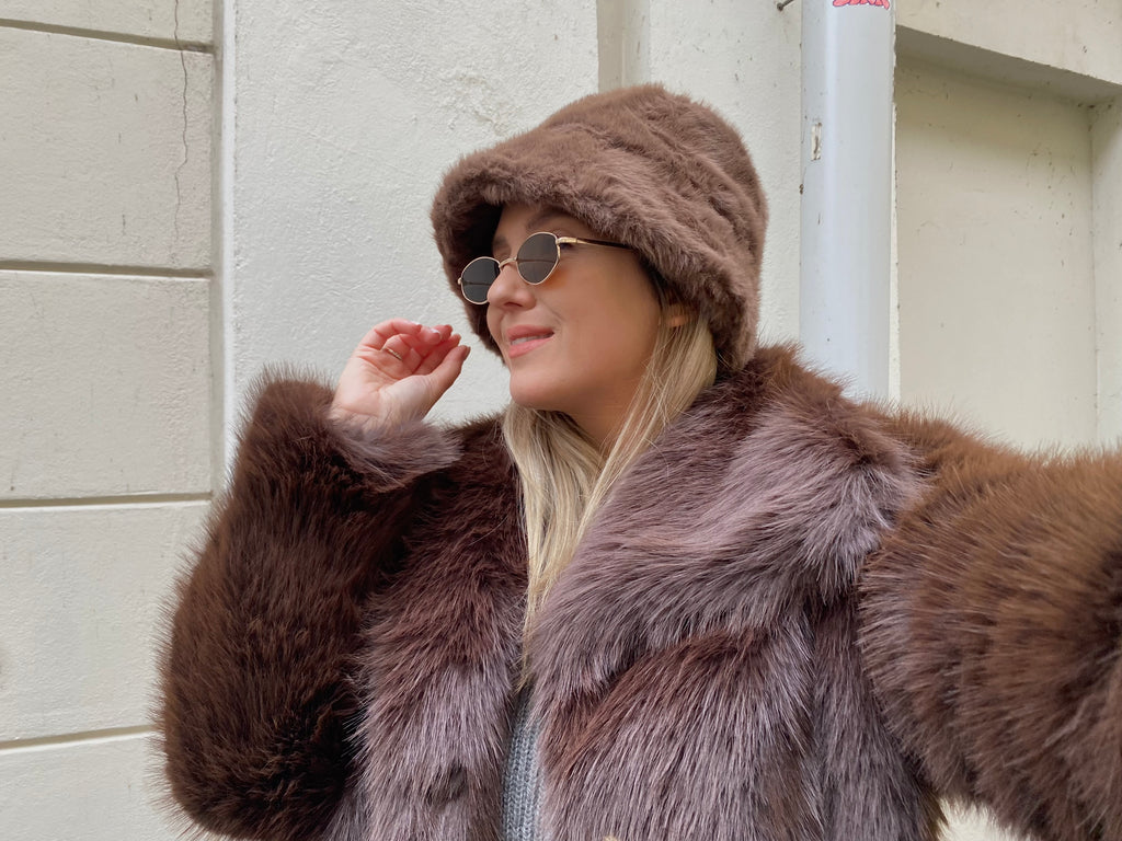 Ruda dirbtinio kailio  bucket hat kepurė “Brown Plush Faux Fur Bucket Hat”