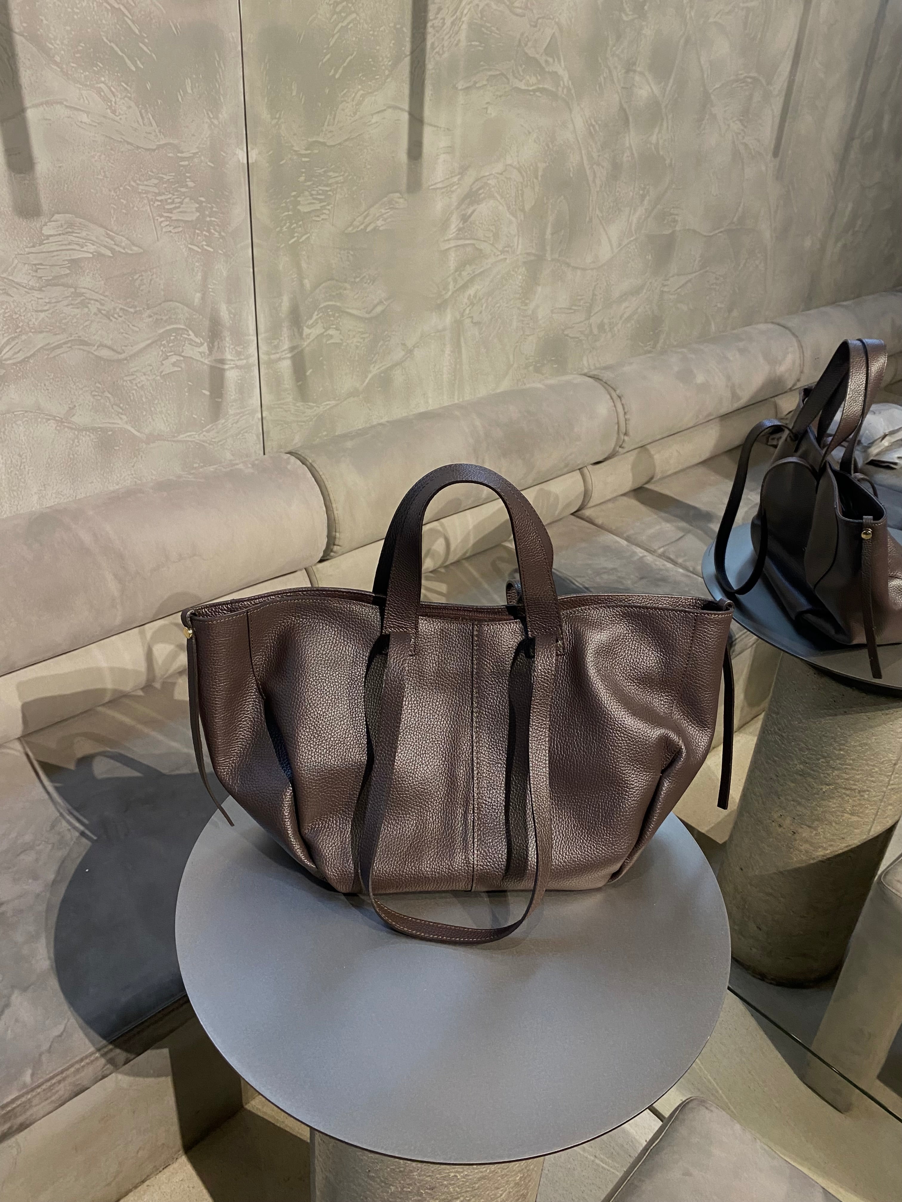 Natūralios odos šokoladinės spalvos rankinė “Chocolate Leather Elegance”