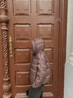 Šokoladinė pūkinė stilinga striukė “Chocolate Puffer Oversize”