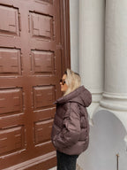 Šokoladinė pūkinė stilinga striukė “Chocolate Puffer Oversize”