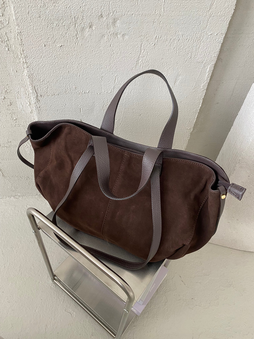 Šokoladinė verstos odos tote rankinė „Sorelle Suede Tote“