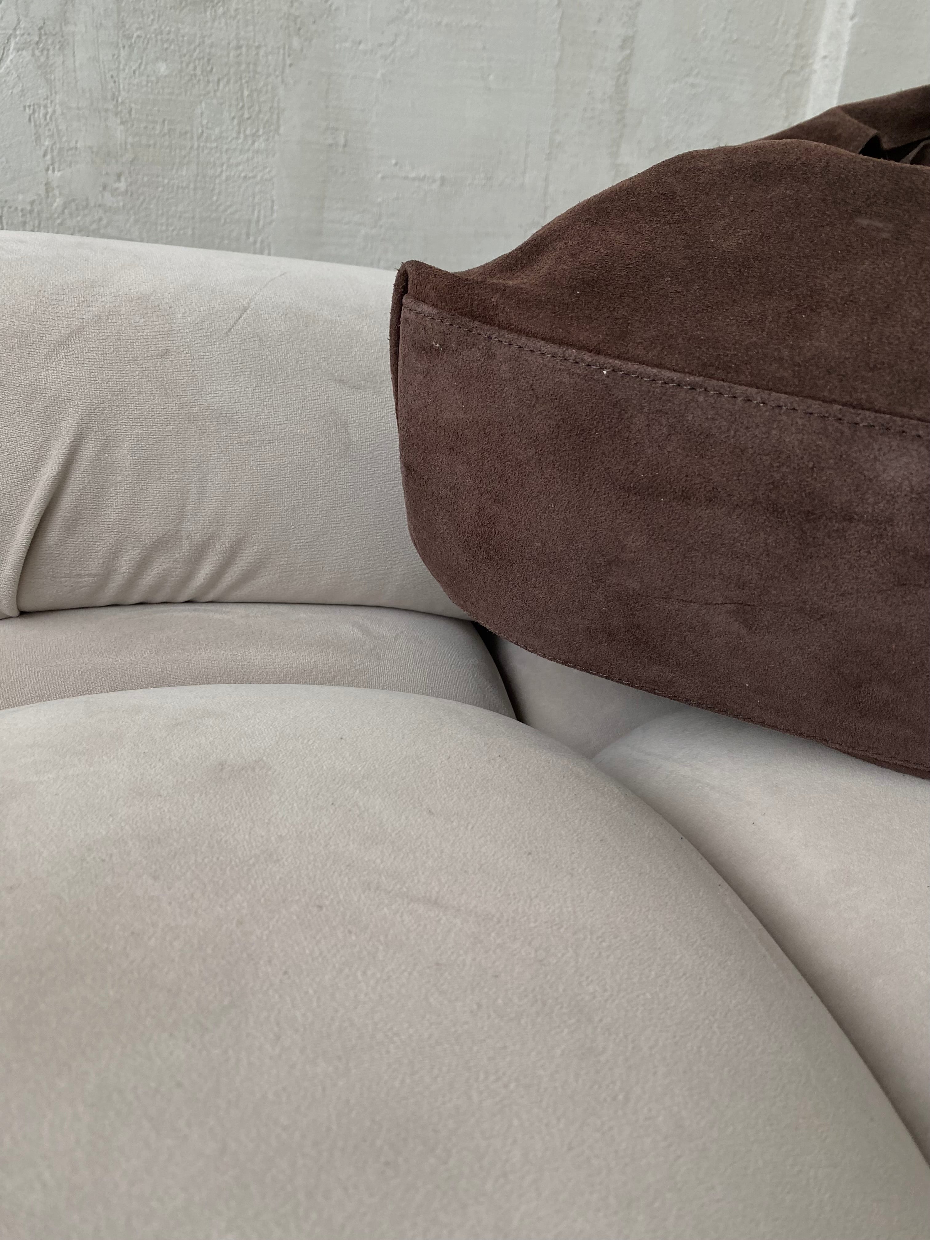 Ruda verstos odos rankinė „Marlow Suede Hobo“