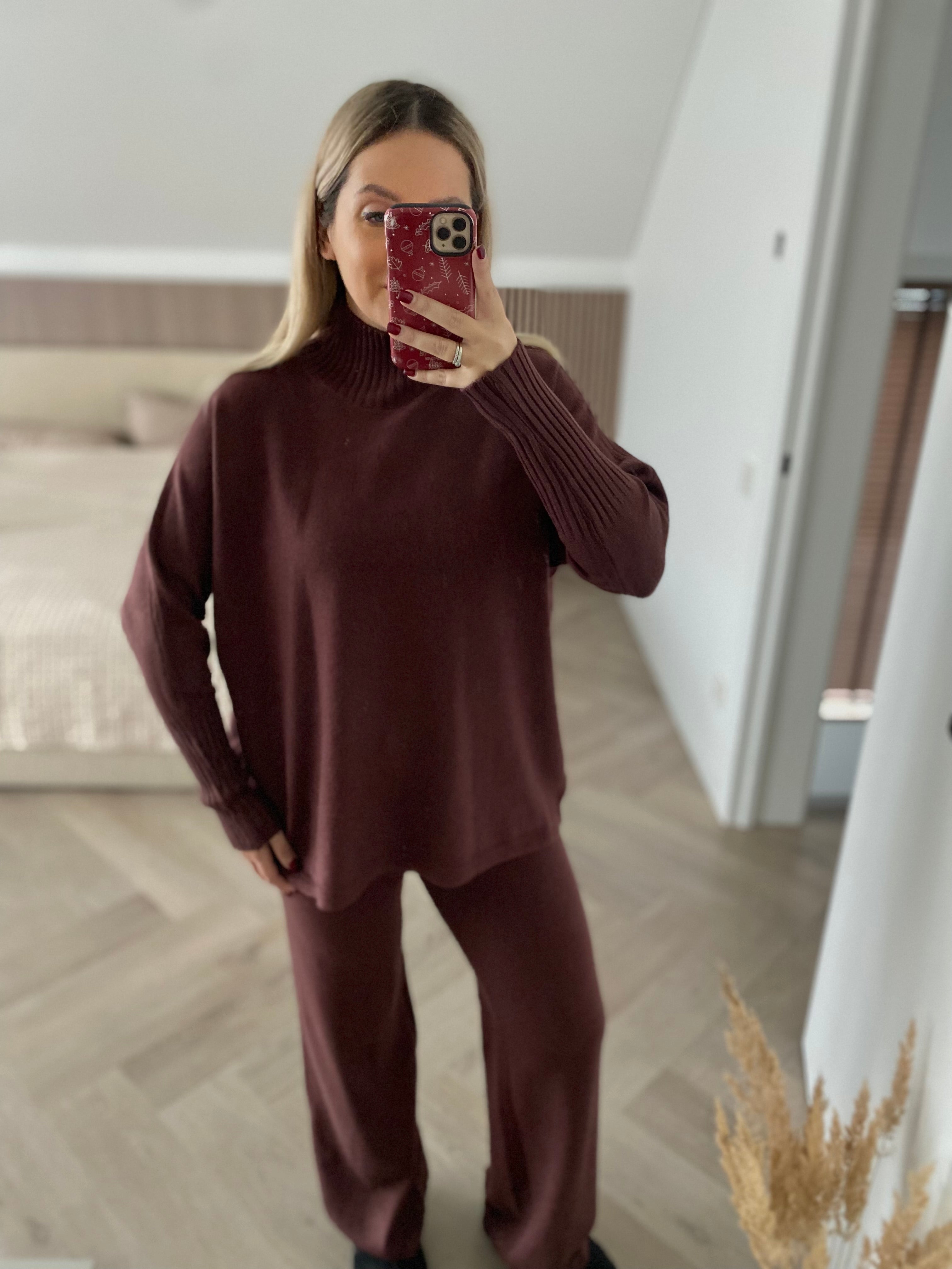 Tamsiai rudas megztas laisvalaikio kostiumėlis “Dark Brown Knit Lounge Set”