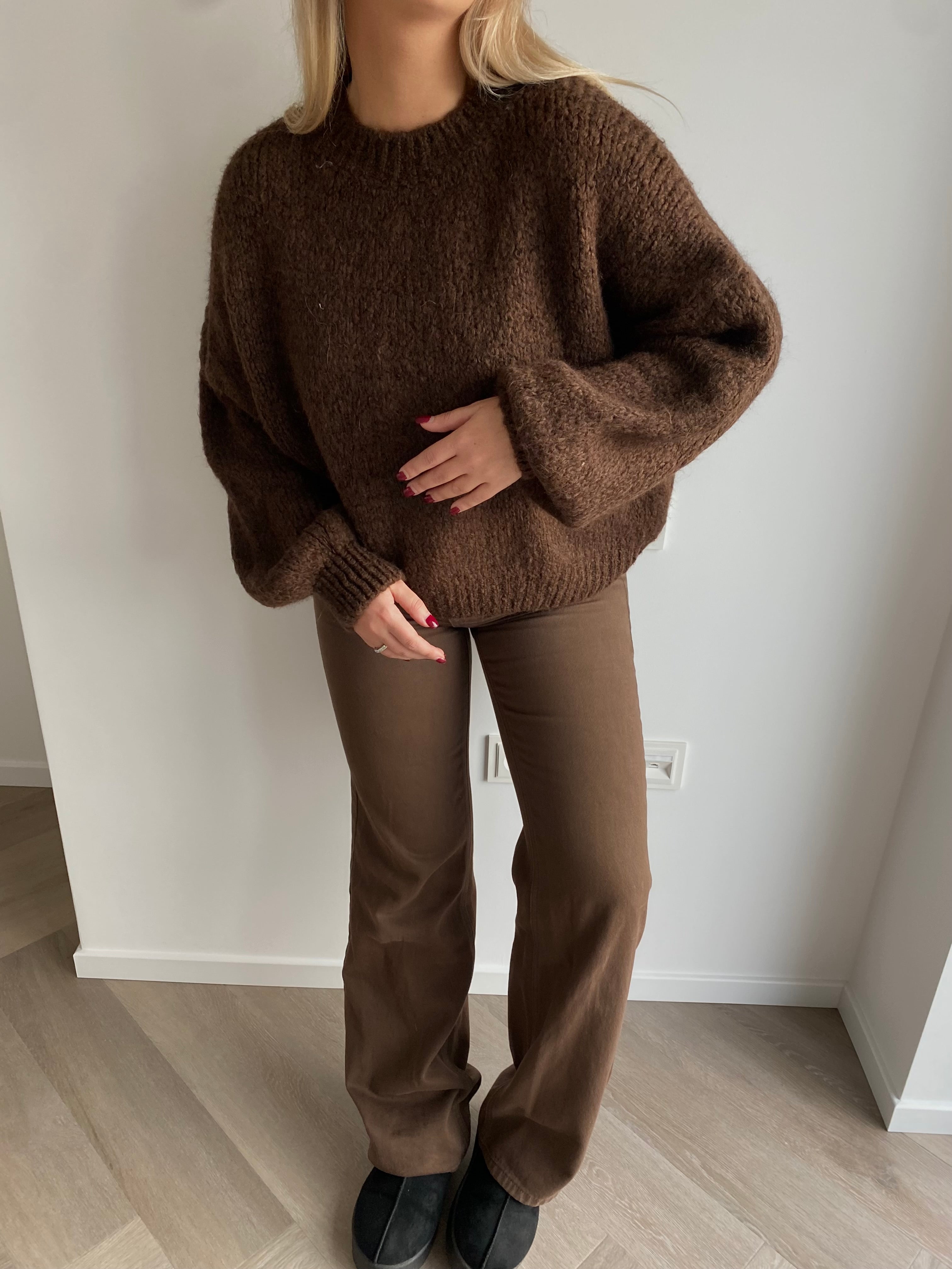 Rudas megztinis oversize su lanos vilna “Brown Wool Oversize Knit”