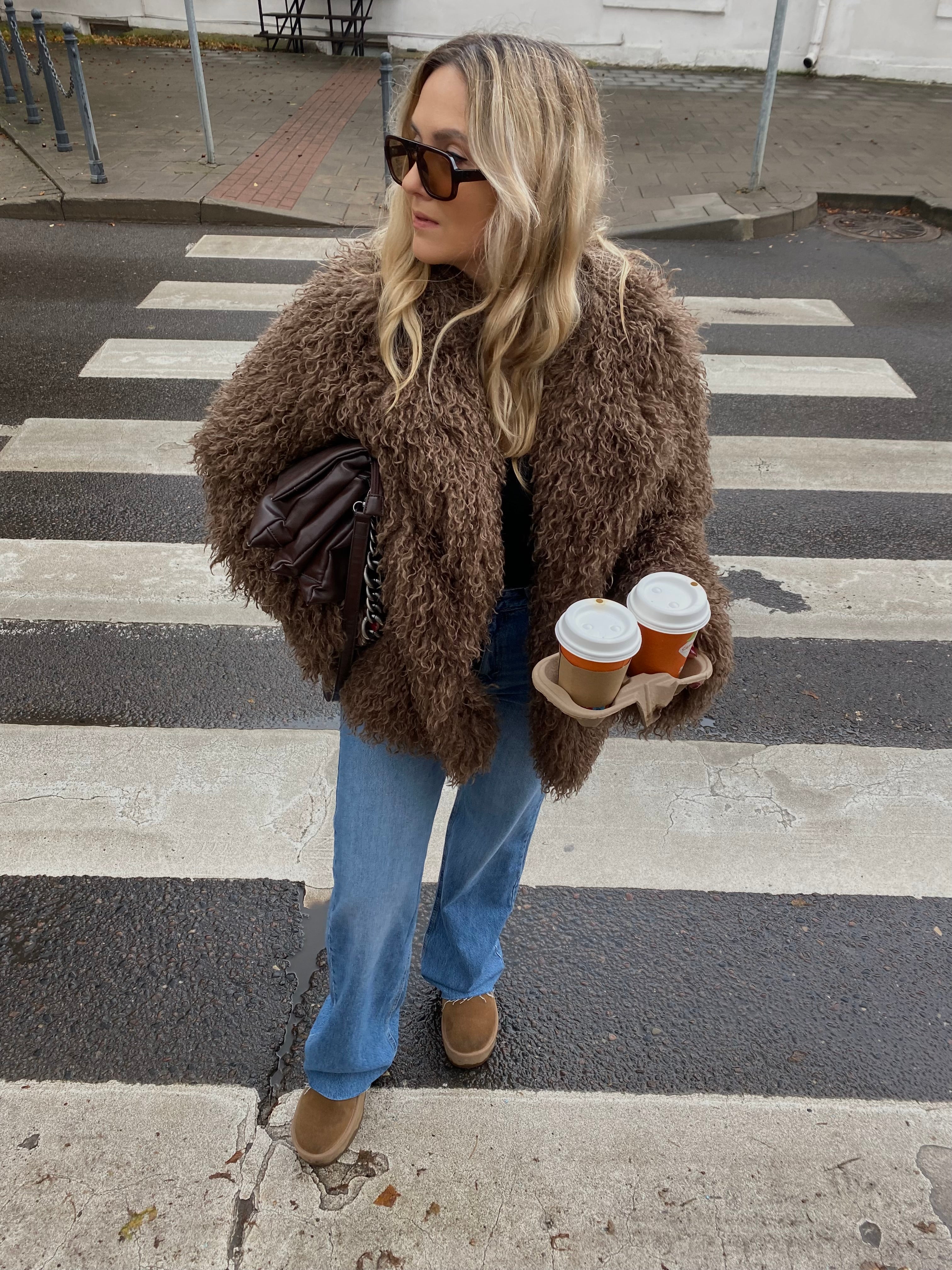 Dirbtiniai lamos kailiniai “Brown Classic”