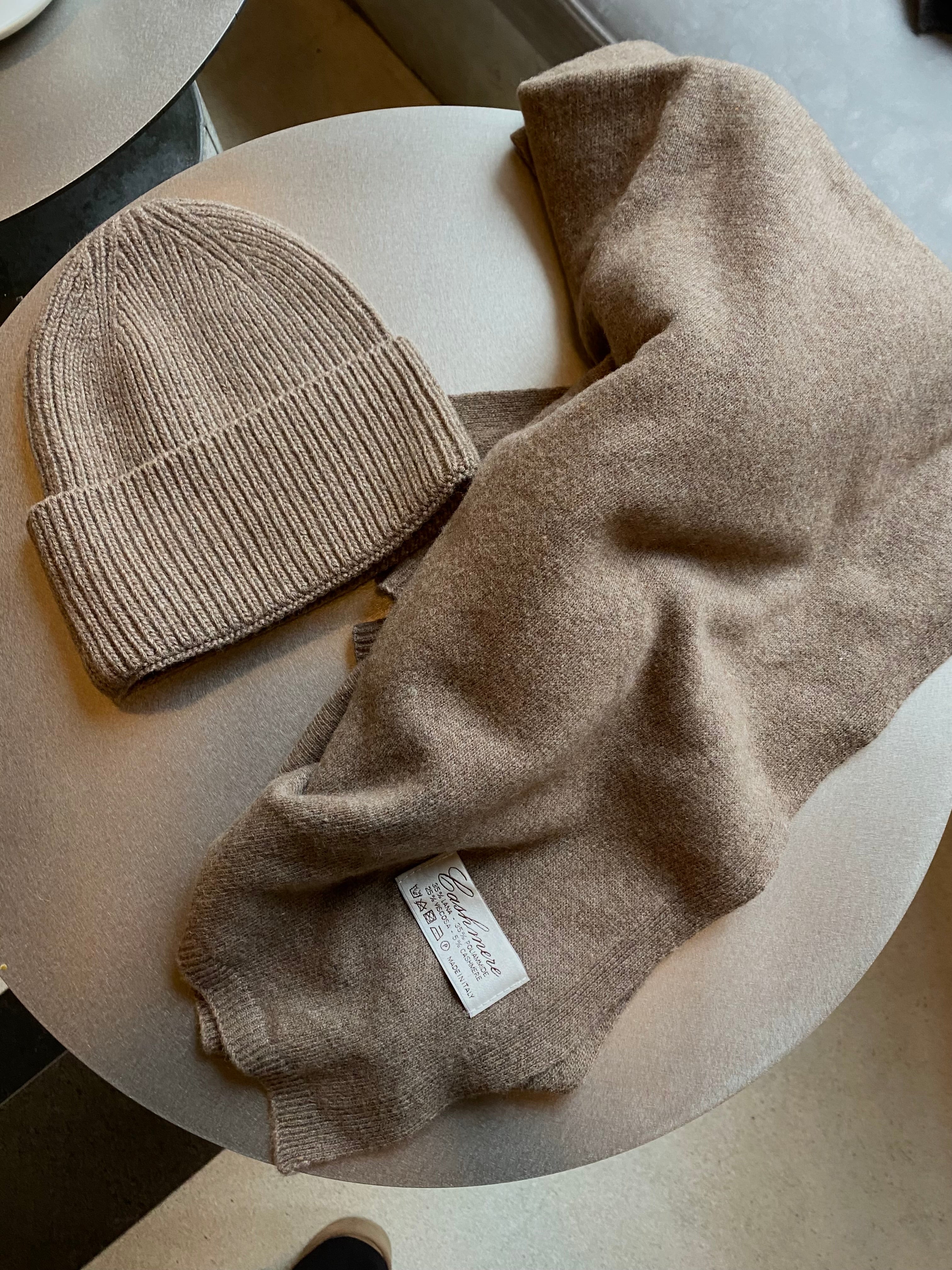 Rudas šaliko ir kepurės komplektas su kašmyru ir vilna (unisex) “Brown Cashmere Wool Set”