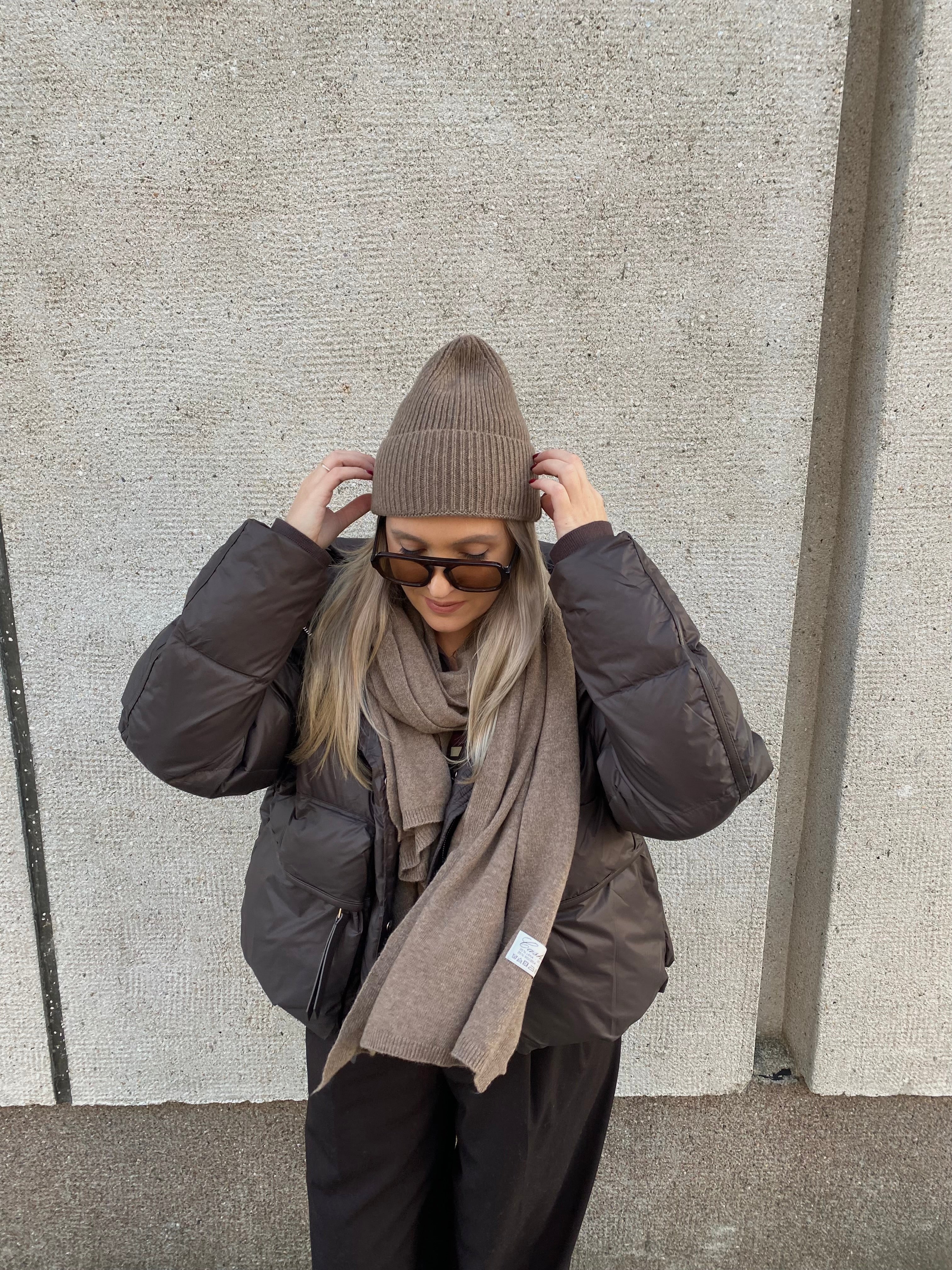 Rudas šaliko ir kepurės komplektas su kašmyru ir vilna (unisex) “Brown Cashmere Wool Set”