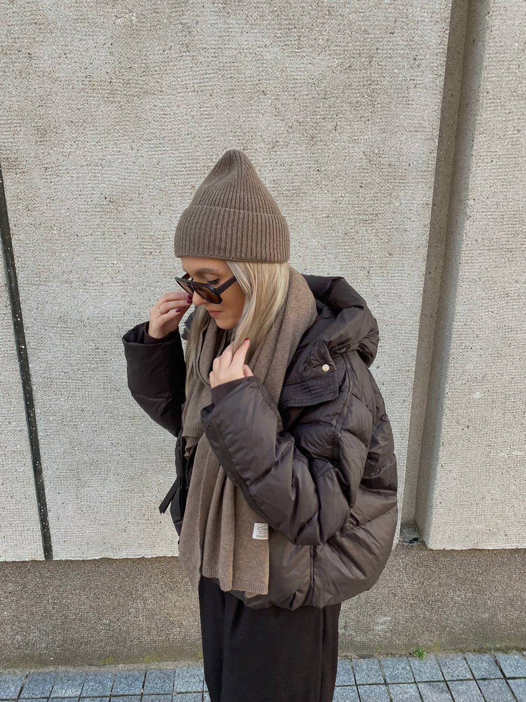 Rudas šaliko ir kepurės komplektas su kašmyru ir vilna (unisex) “Brown Cashmere Wool Set”