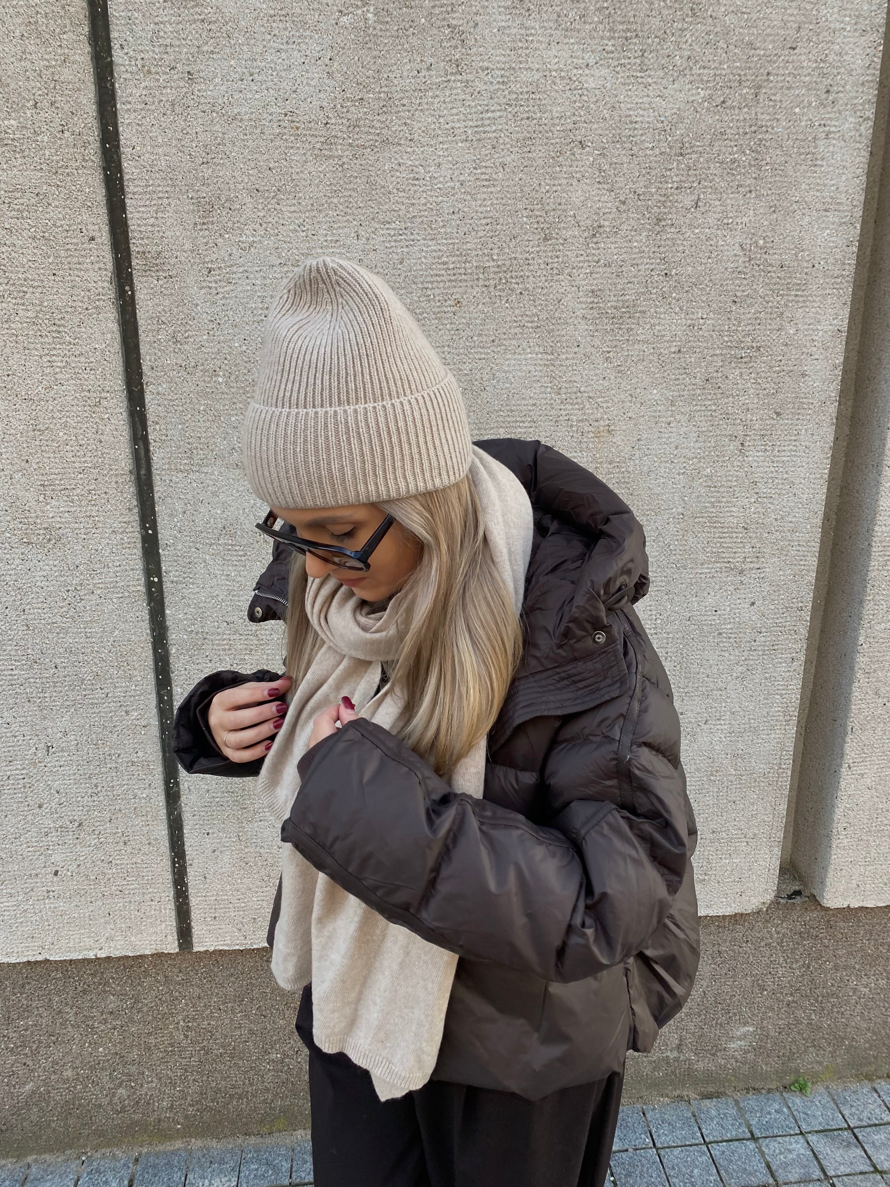 Kreminis šaliko ir kepurės komplektas su kašmyru ir vilna (unisex) “Cream Cashmere Wool Set”