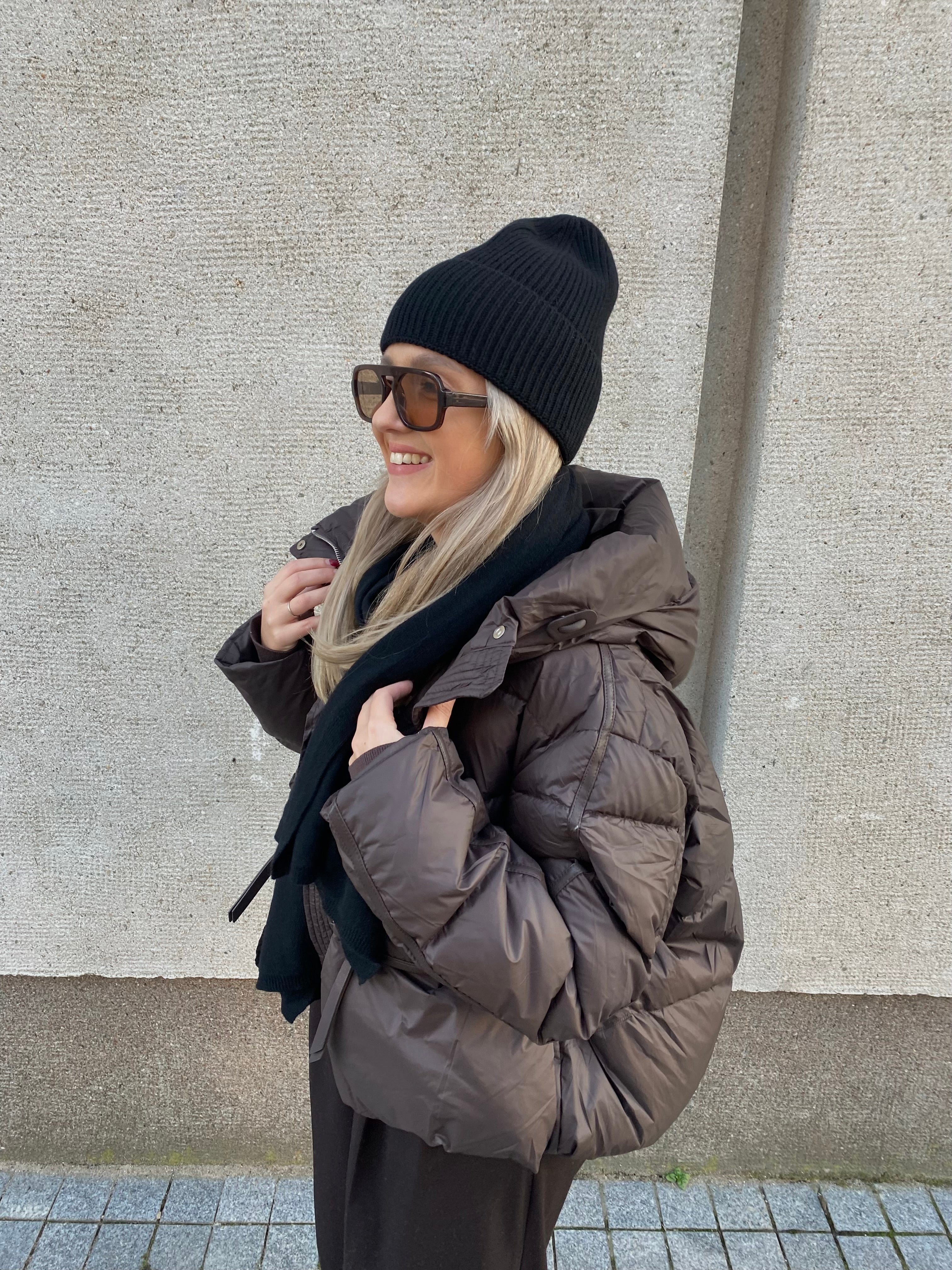 Juodas šaliko ir kepurės komplektas su kašmyru ir vilna (unisex) “Black Cashmere Wool Set”