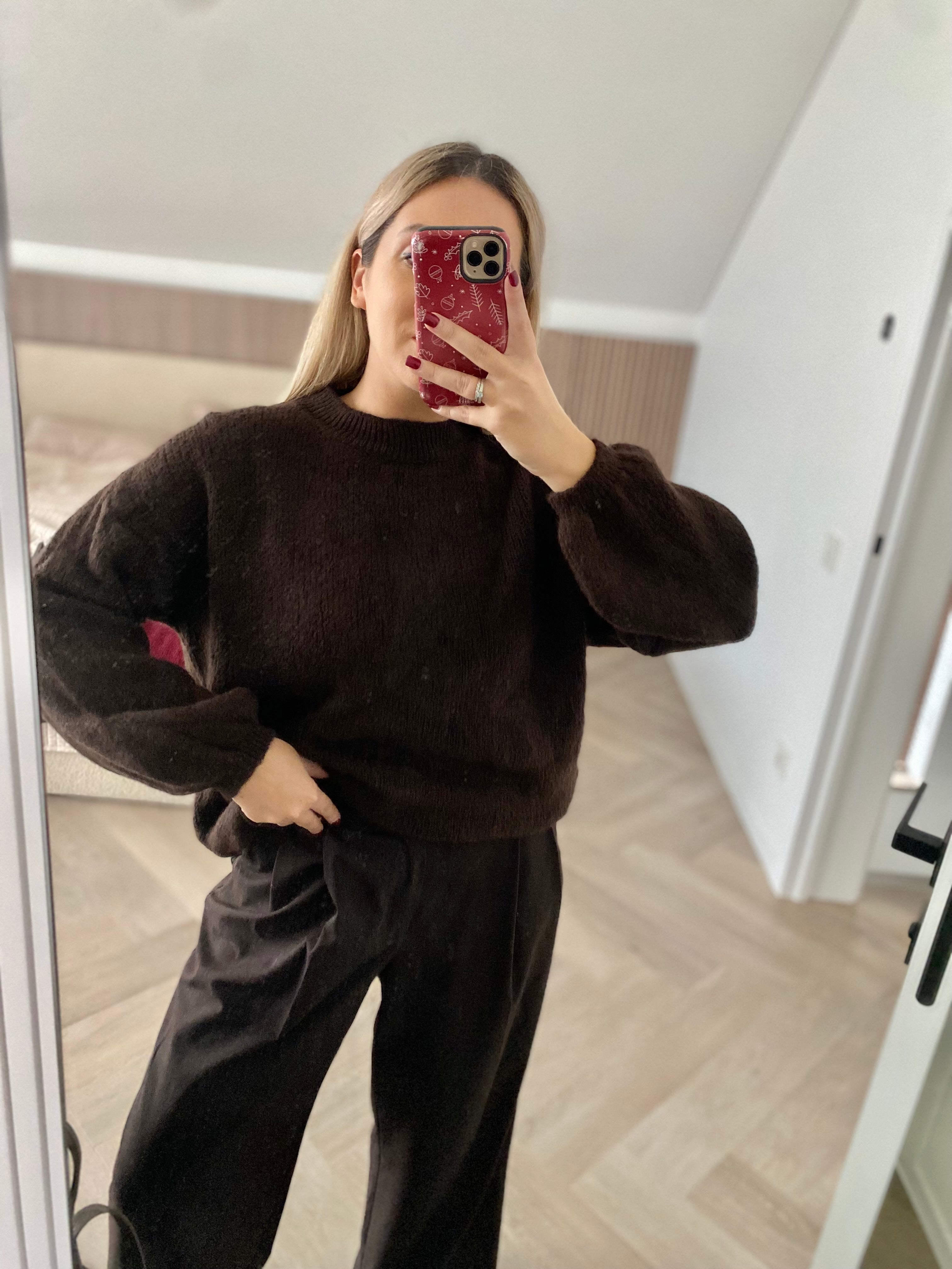 Šokoladinis oversize megztinis su lanos ir alpakos vilna “Chocolate Alpaca Wool Oversize Knit”
