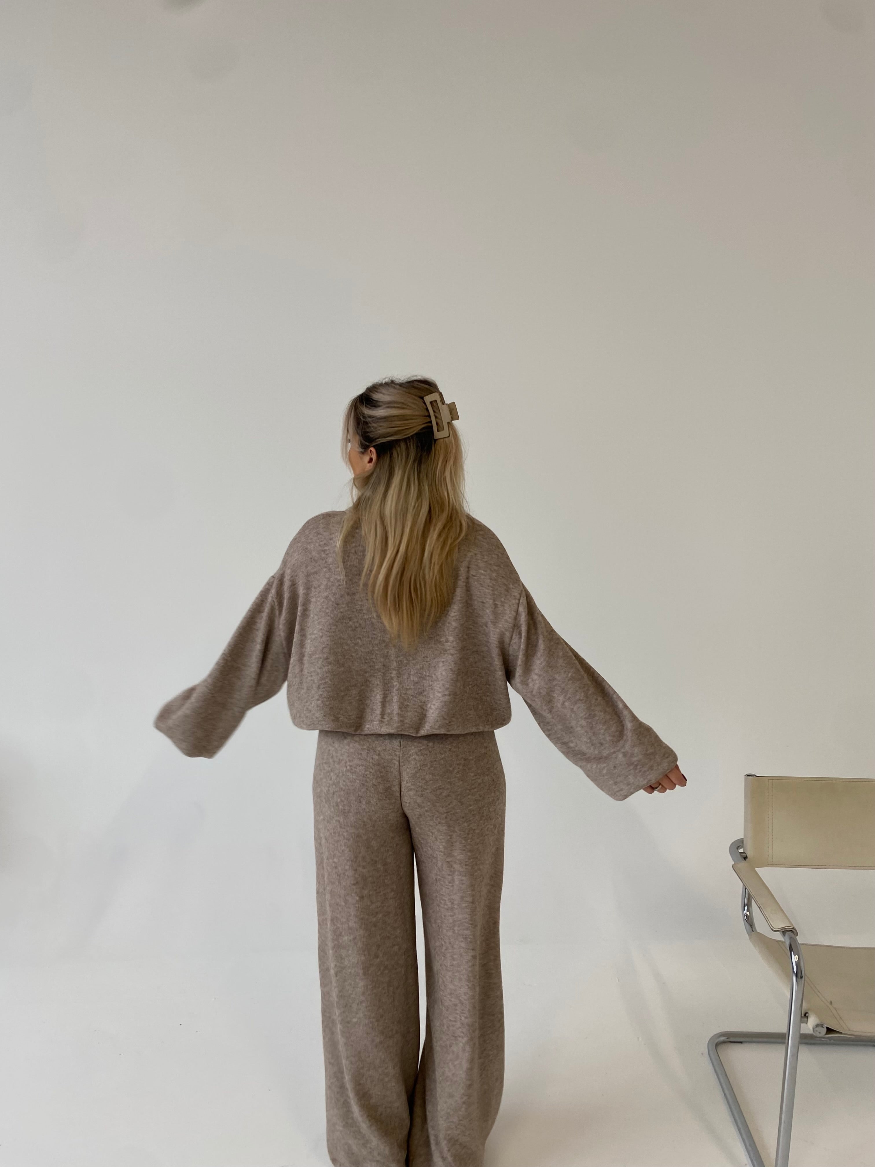 Stilingas megztas komplektas su vilna “Wool Chic Beige Set”