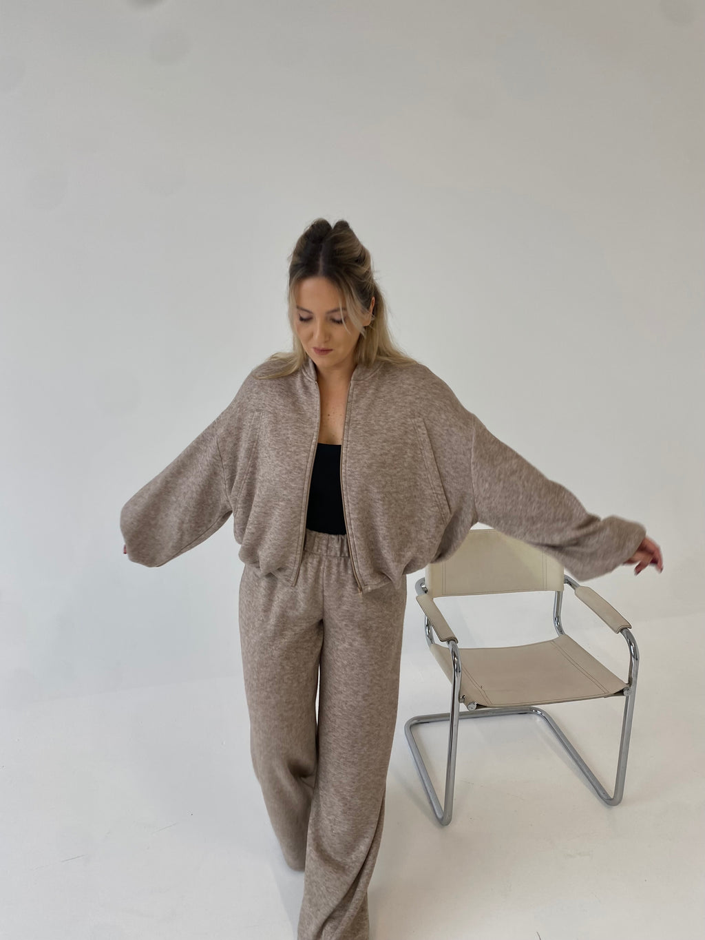 Stilingas megztas komplektas su vilna “Wool Chic Beige Set”