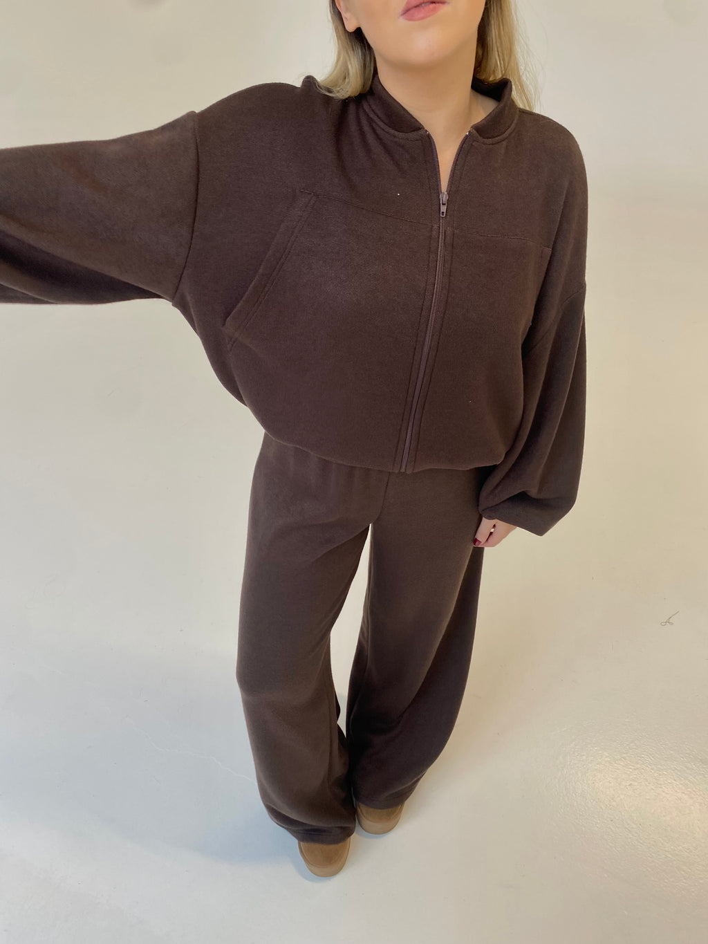 Stilingas megztas komplektas su vilna “Wool Chic Chocolate Set”