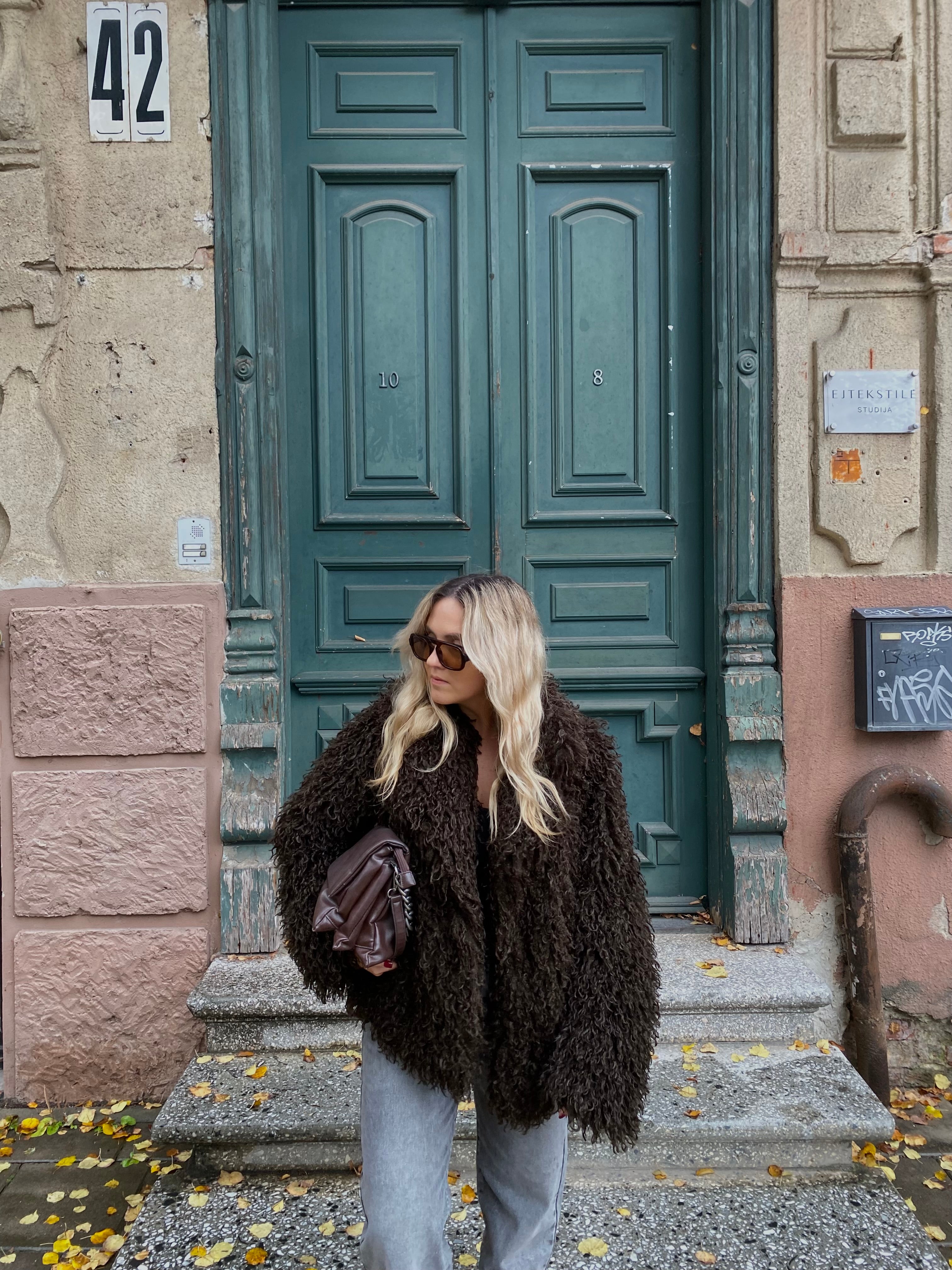 Dirbtiniai lamos kailiniai “Chocolate”