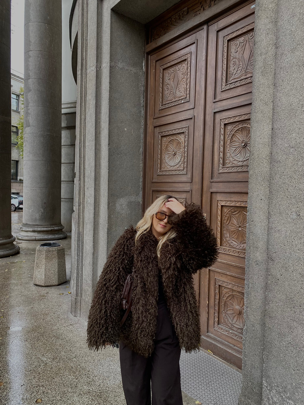 Dirbtiniai lamos kailiniai “Chocolate”