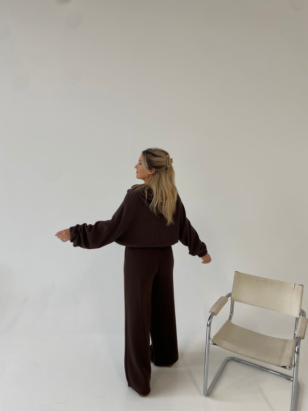 Šiltas megztas laisvalaikio komplektas su vilna “Wool Cozy Chocolate Set”