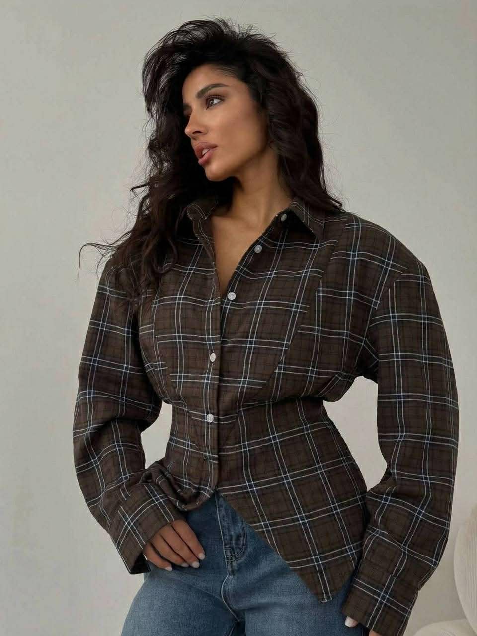 Šokoladiniai oversize marškiniai su petukais „Elowen Structured Shirt“