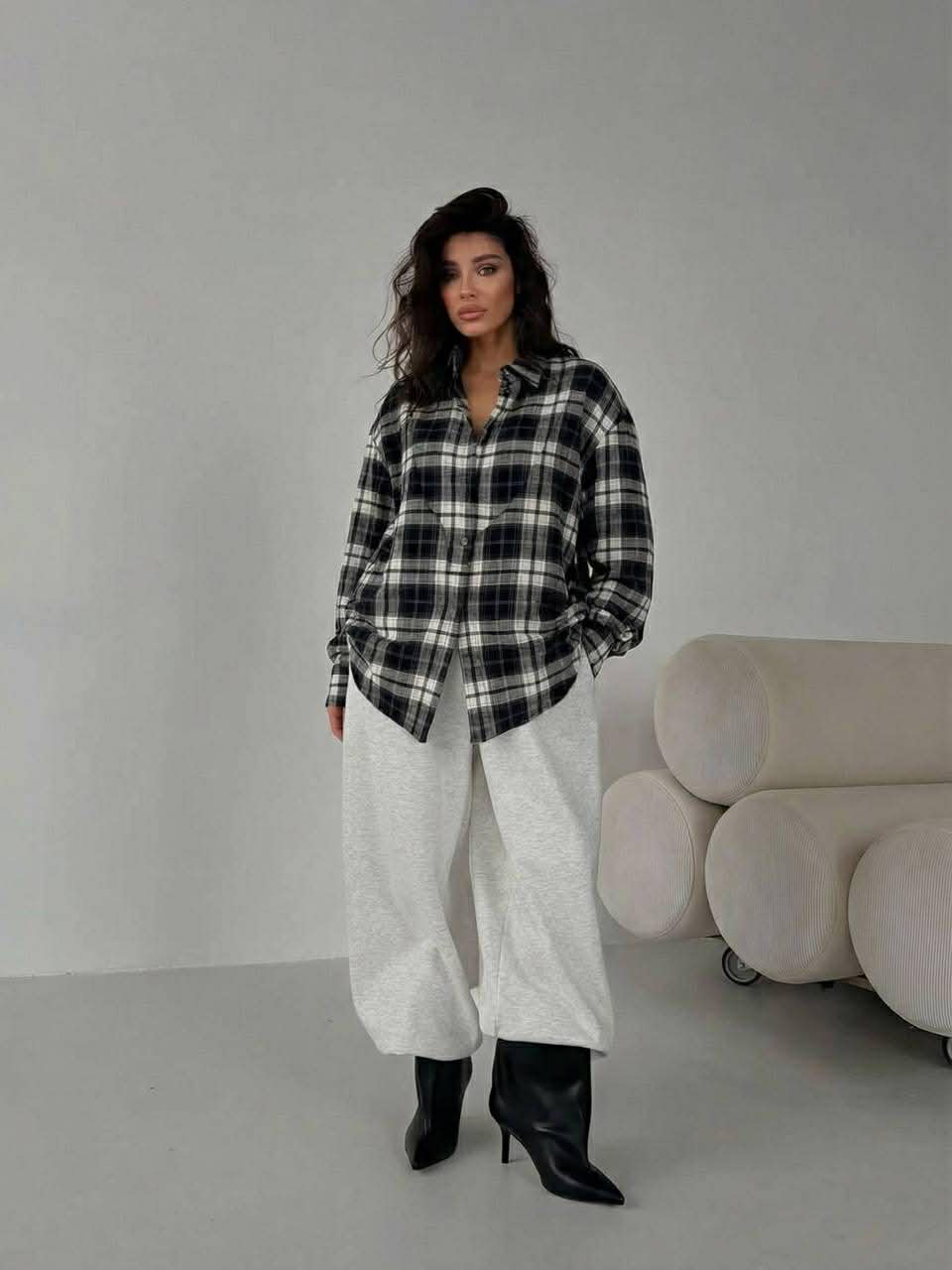 Juodi su baltu oversize marškiniai su petukais „Elowen Structured Shirt“