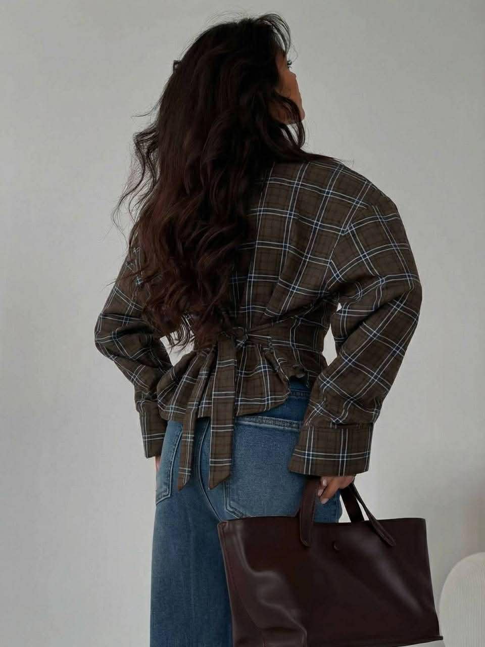 Languoti rudi su mėlynu oversize marškiniai su petukais „Elowen Structured Shirt“