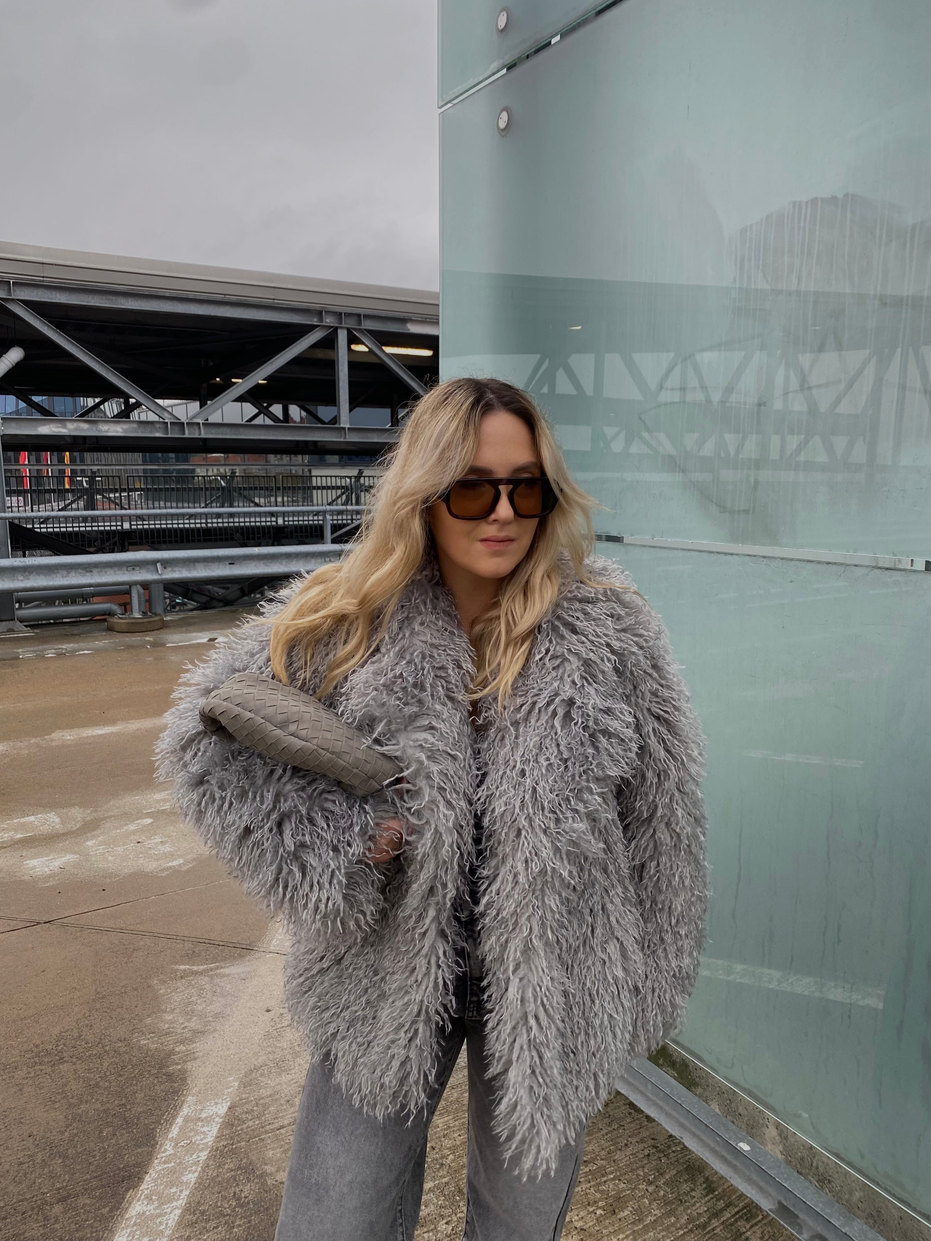 Dirbtiniai lamos kailiniai “Light Grey Mist”