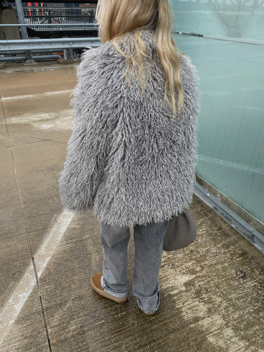 Dirbtiniai lamos kailiniai “Light Grey Mist”