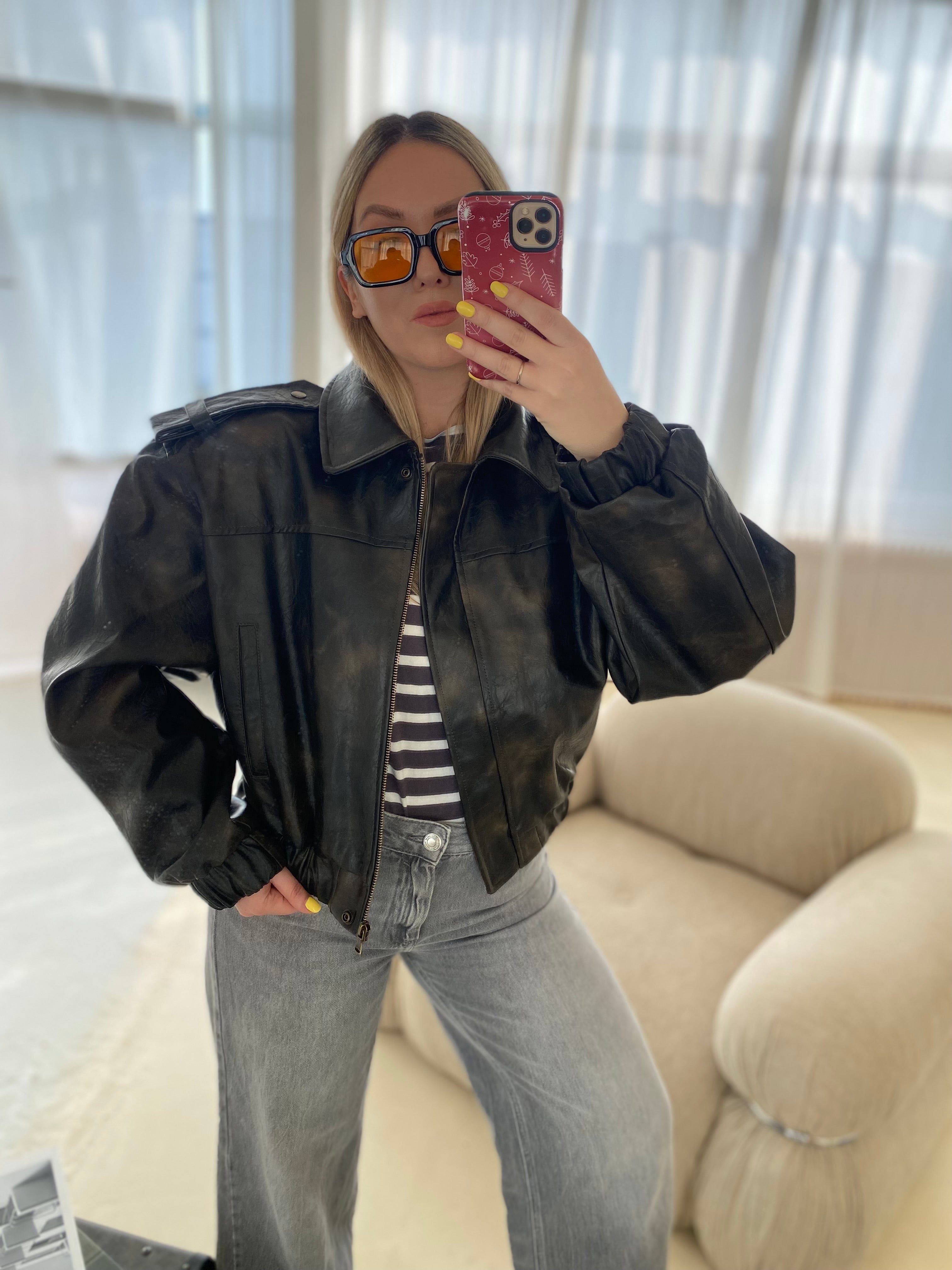 Premium tamsi chaki dirbtinės odos striukė su petukais „Velmora Structured Jacket“