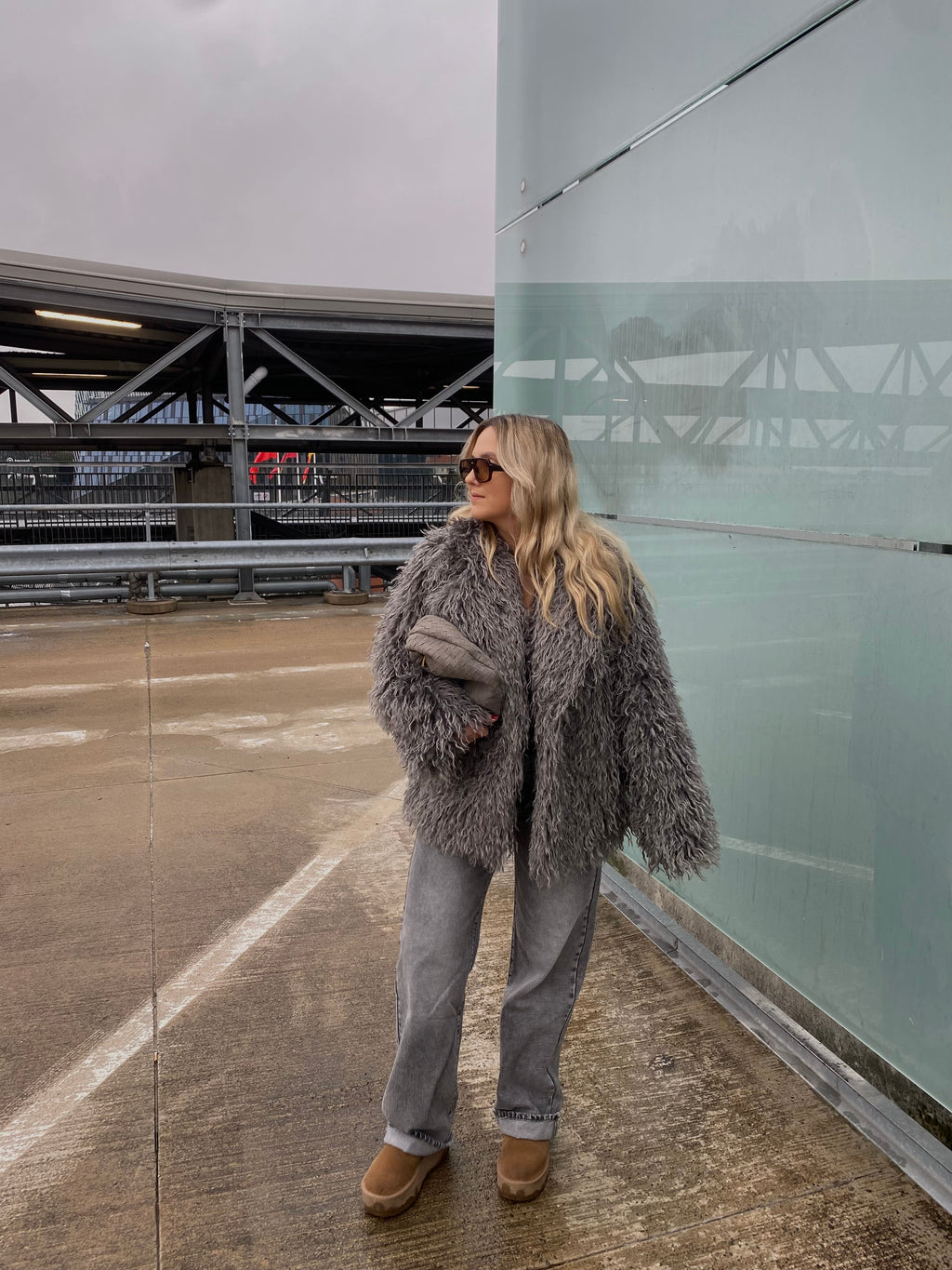 Dirbtiniai lamos kailiniai “Dark Storm”