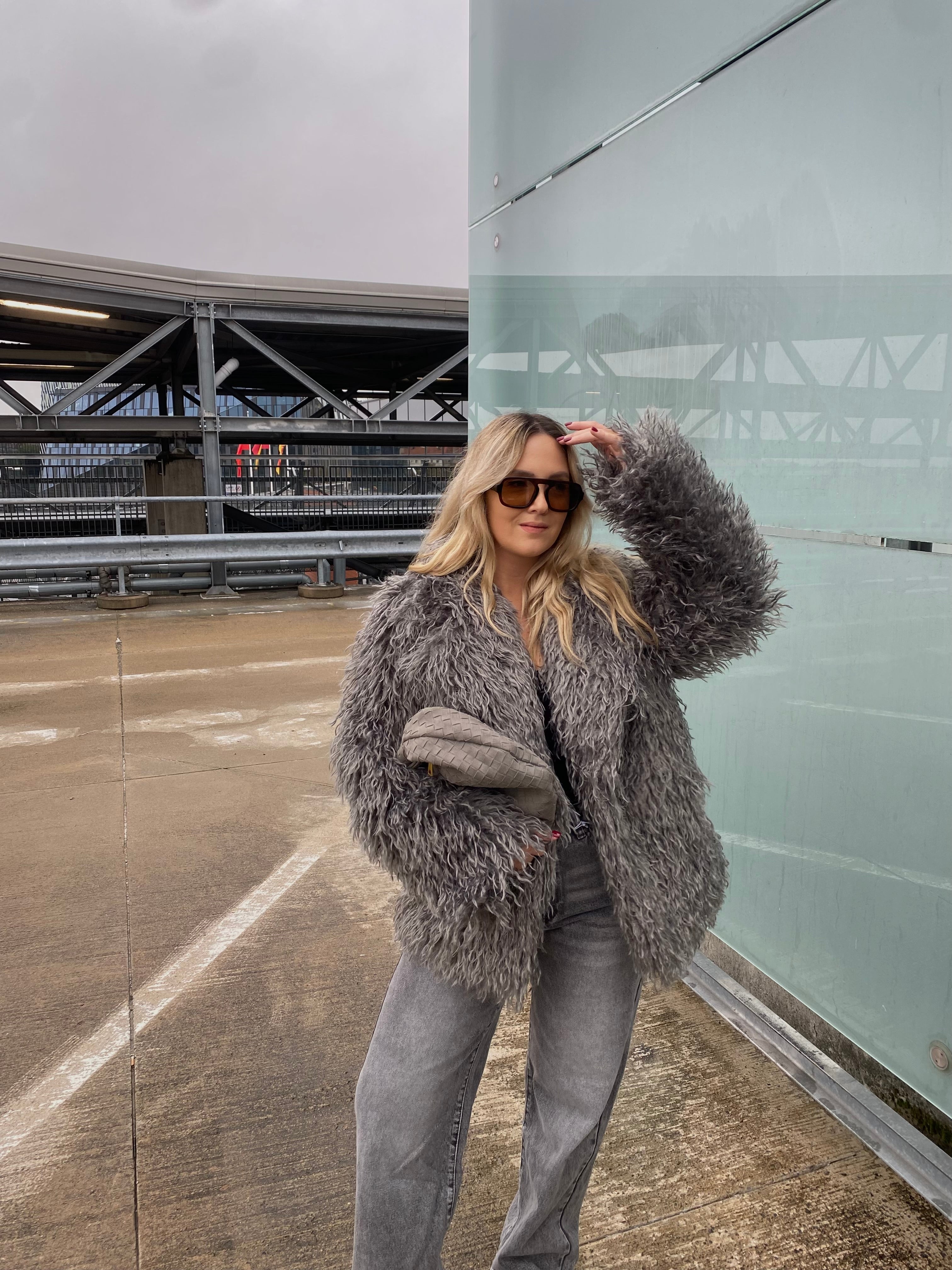 Dirbtiniai lamos kailiniai “Dark Storm”