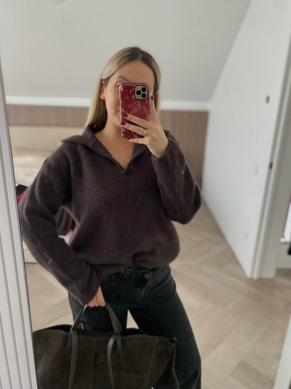 Tamsiai rudas polo tipo megztinis su alpakos ir lamos vilna “Dark Brown Alpaca Wool Polo Knit”