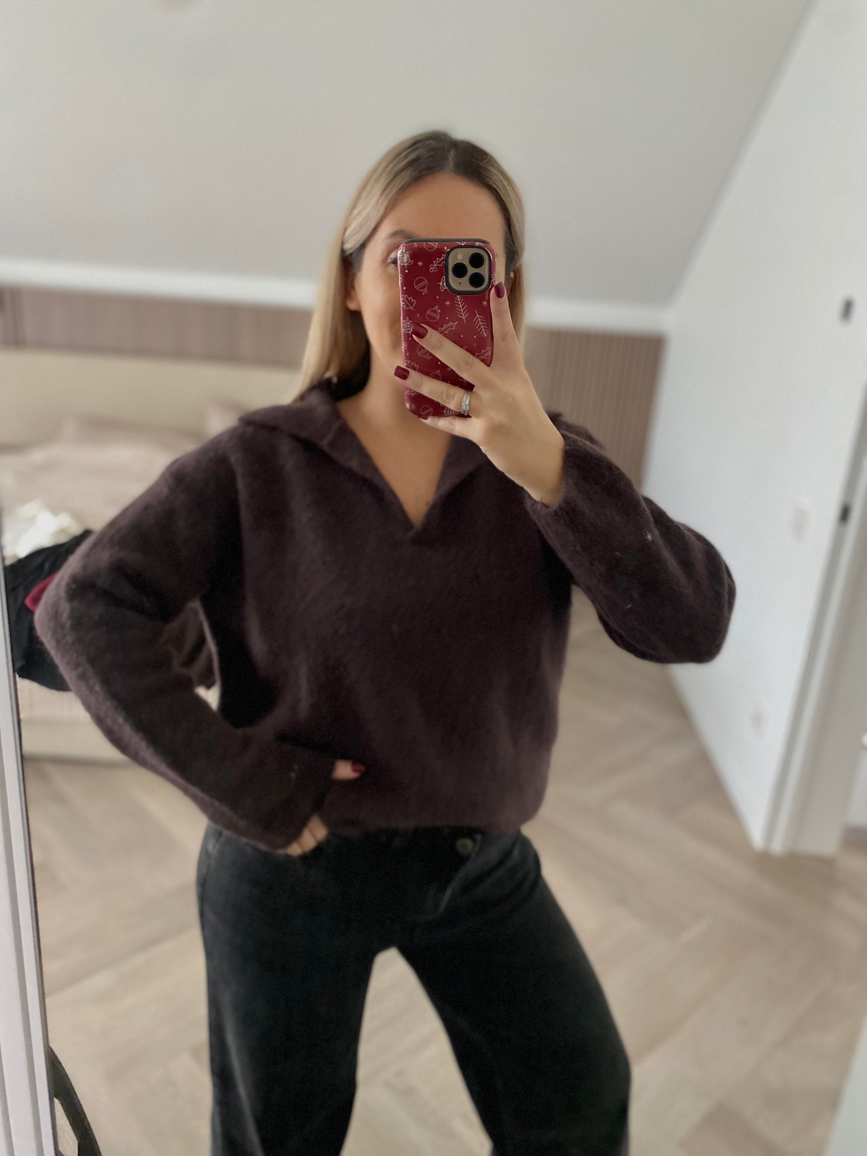 Tamsiai rudas polo tipo megztinis su alpakos ir lamos vilna “Dark Brown Alpaca Wool Polo Knit”